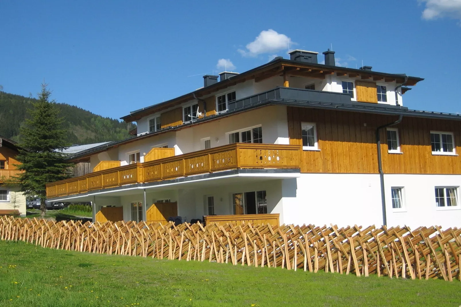 Apartment Kitzpanorama-Buitenkant zomer