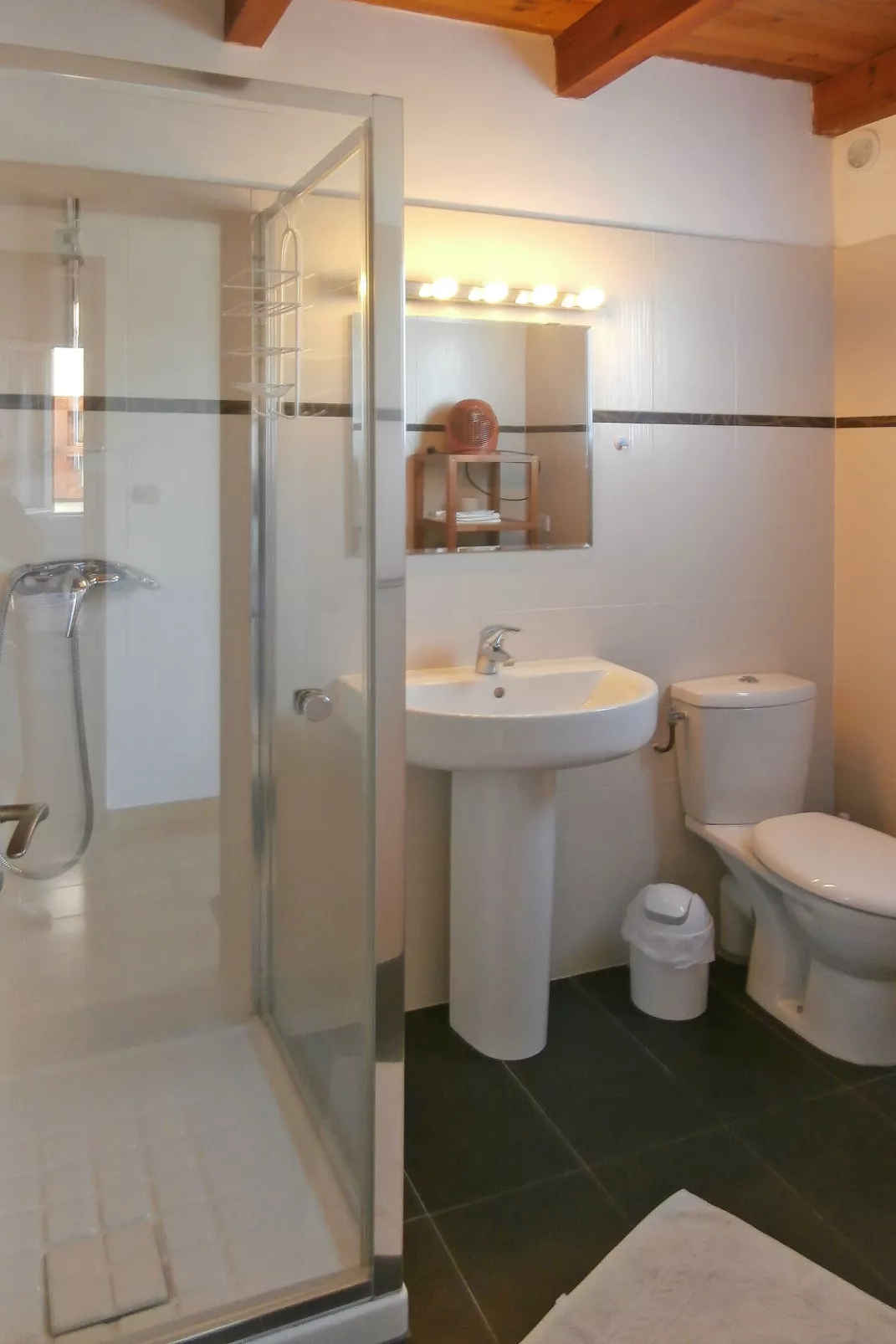 La Pinède, bungalow 4 pers.-Binnen