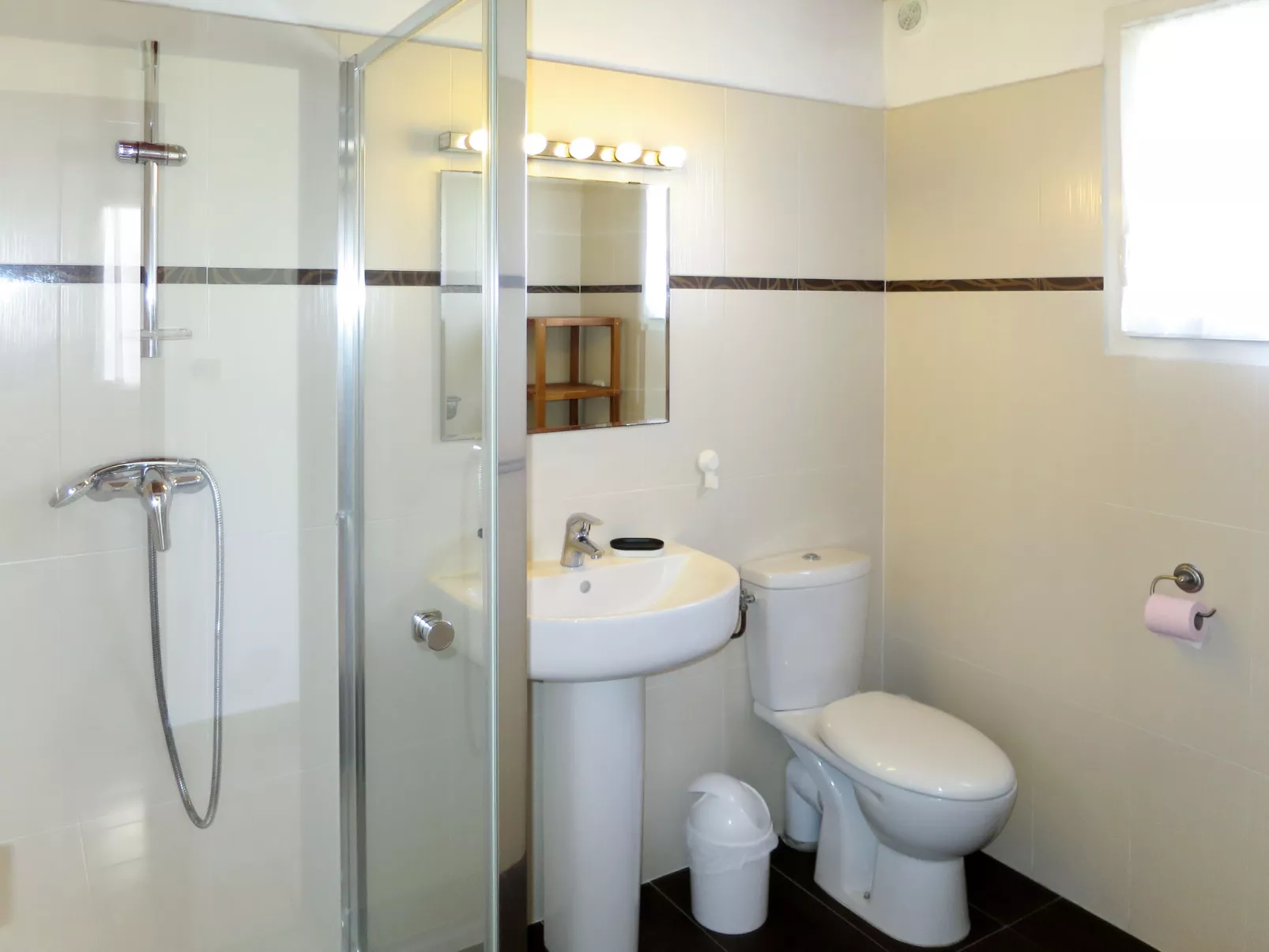 La Pinède, bungalow 4 pers.-Binnen