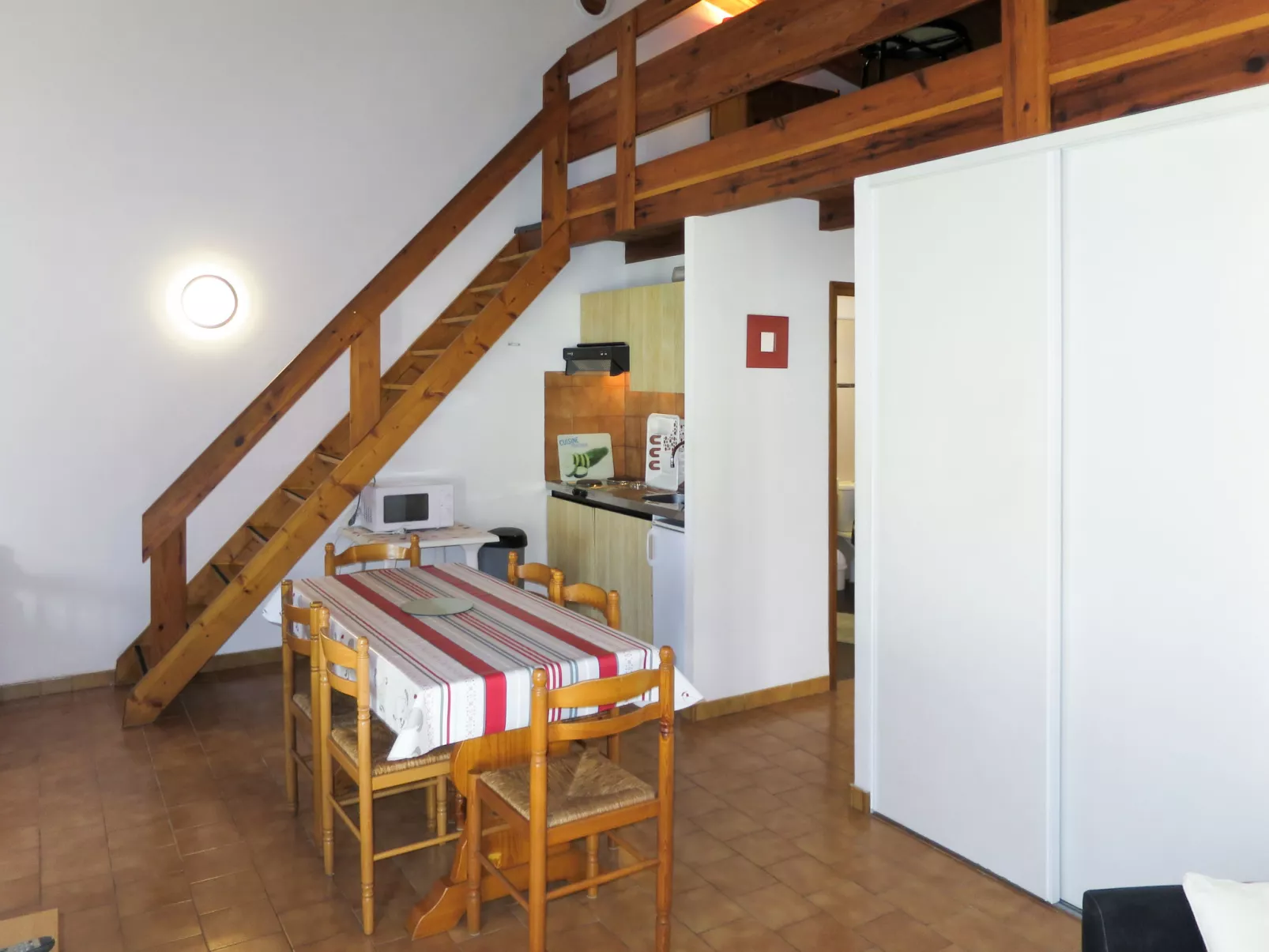 La Pinède, bungalow 6 pers.-Binnen