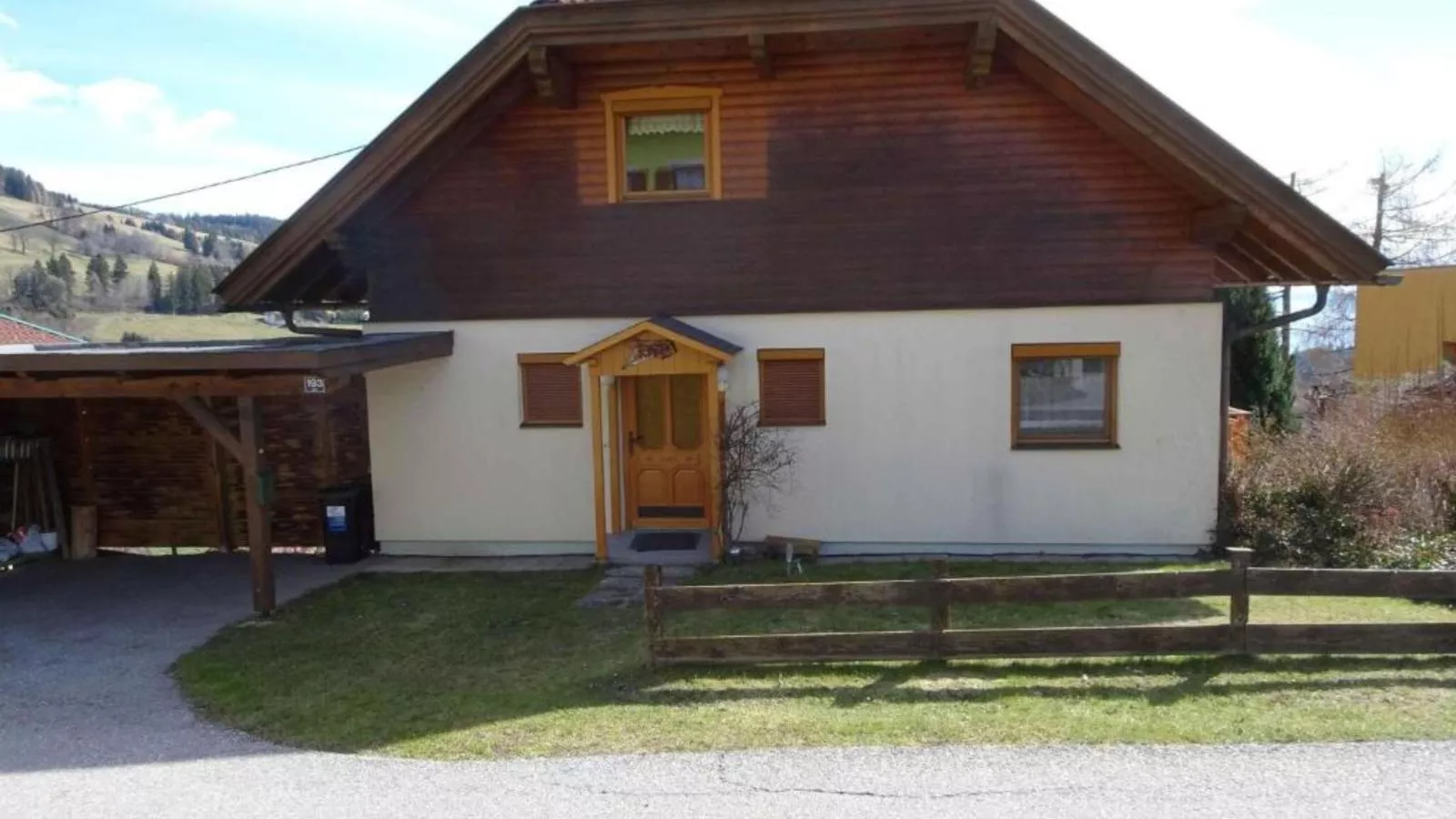 Landhaus zur Sonne-Buitenkant zomer