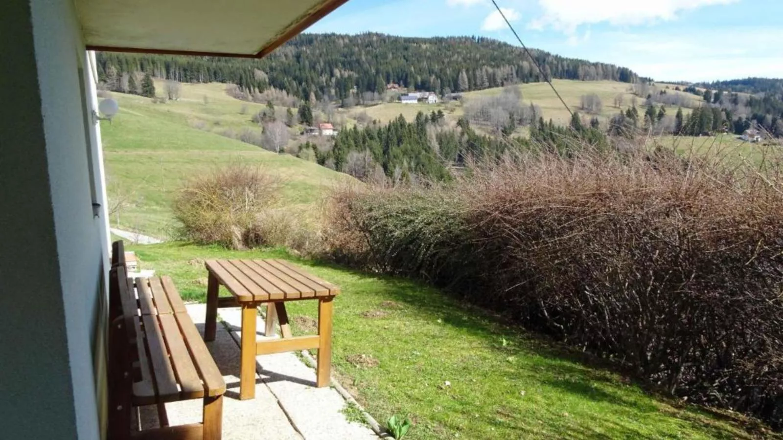 Landhaus zur Sonne-Uitzicht zomer