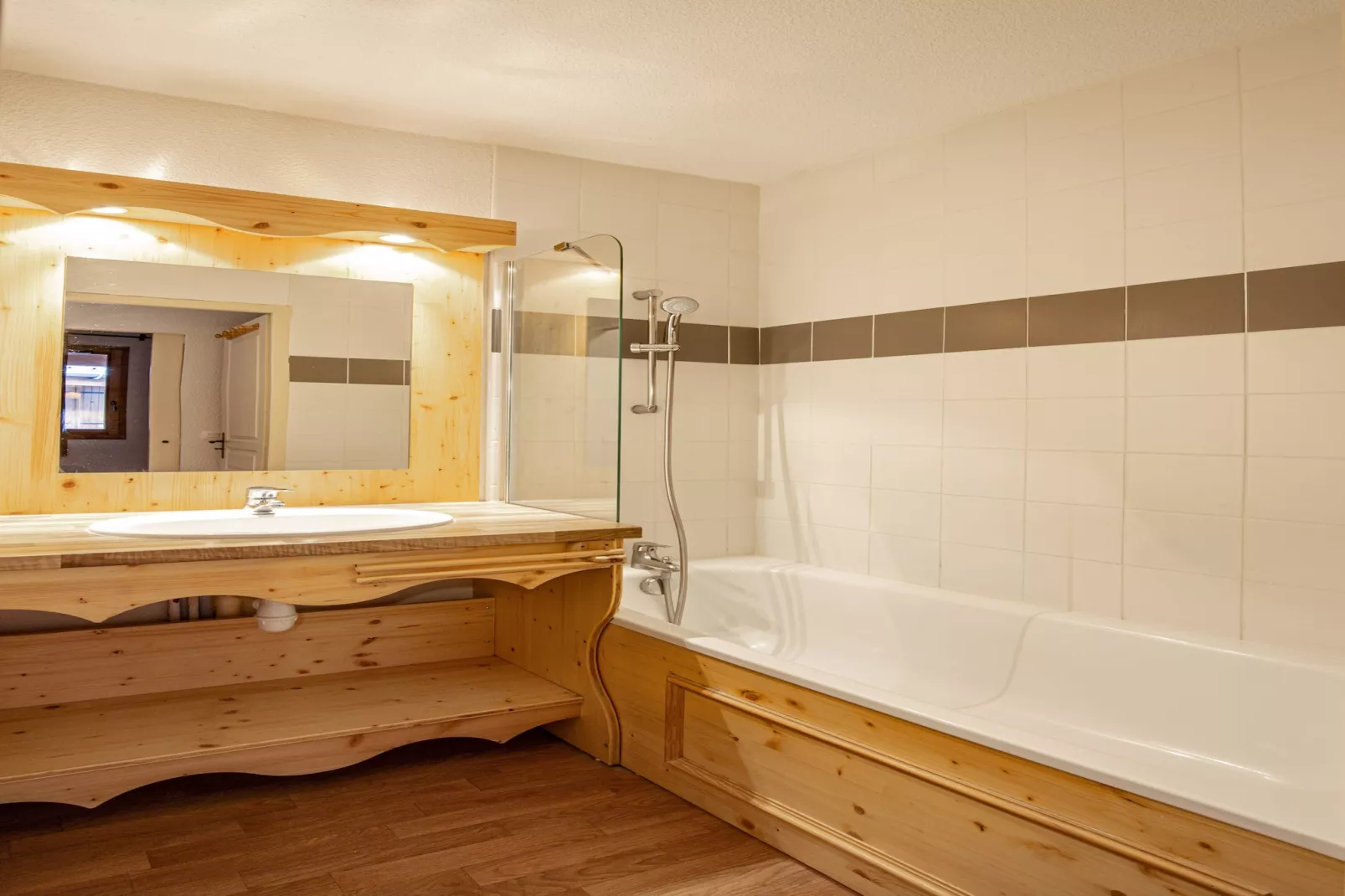 Hameau 6 002 - SPA & PISCINE studio 4 pers.-Badkamer