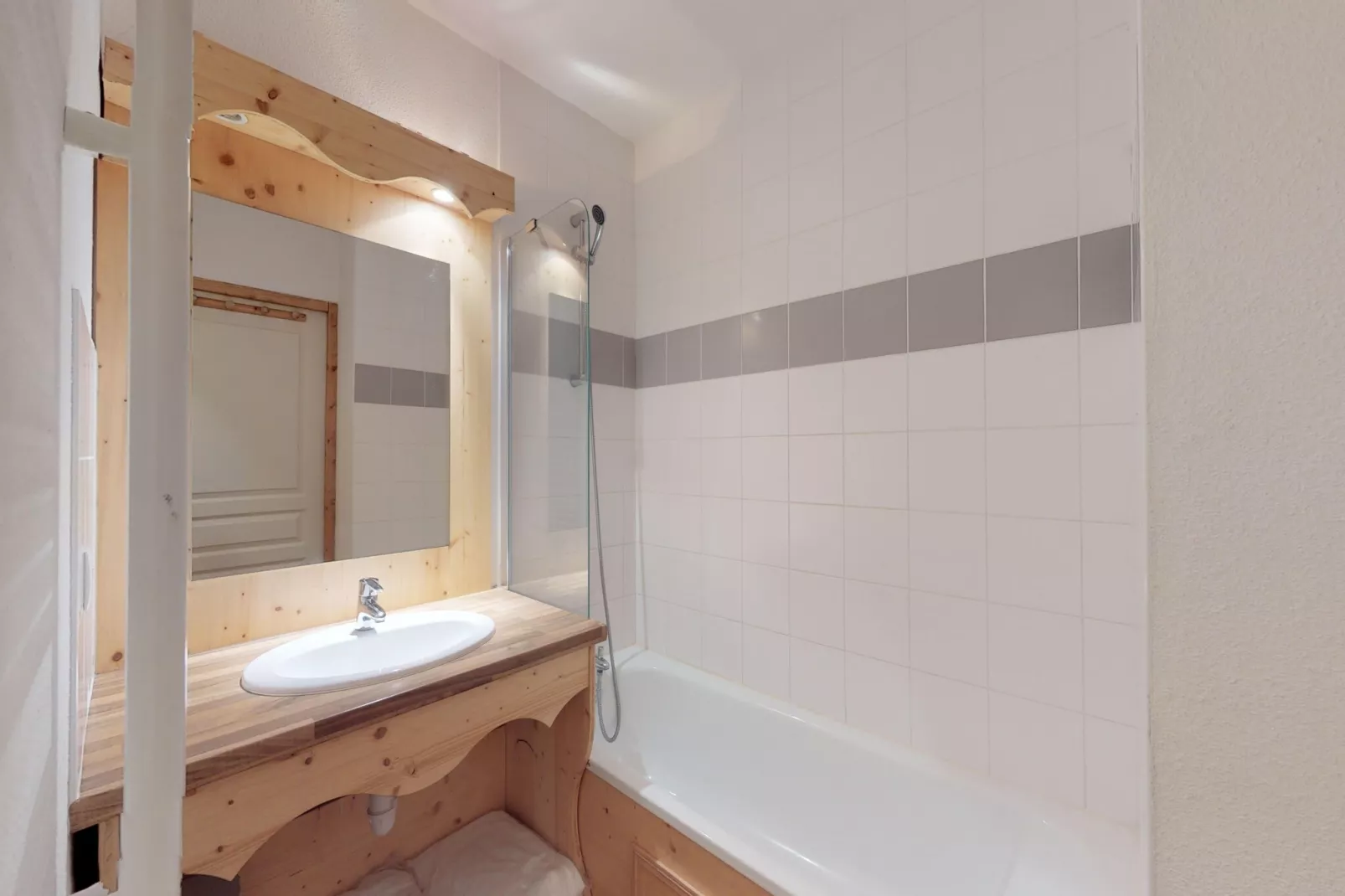 Hameau 6 201a - SPA & PISCINE studio 2 pers.-Badkamer