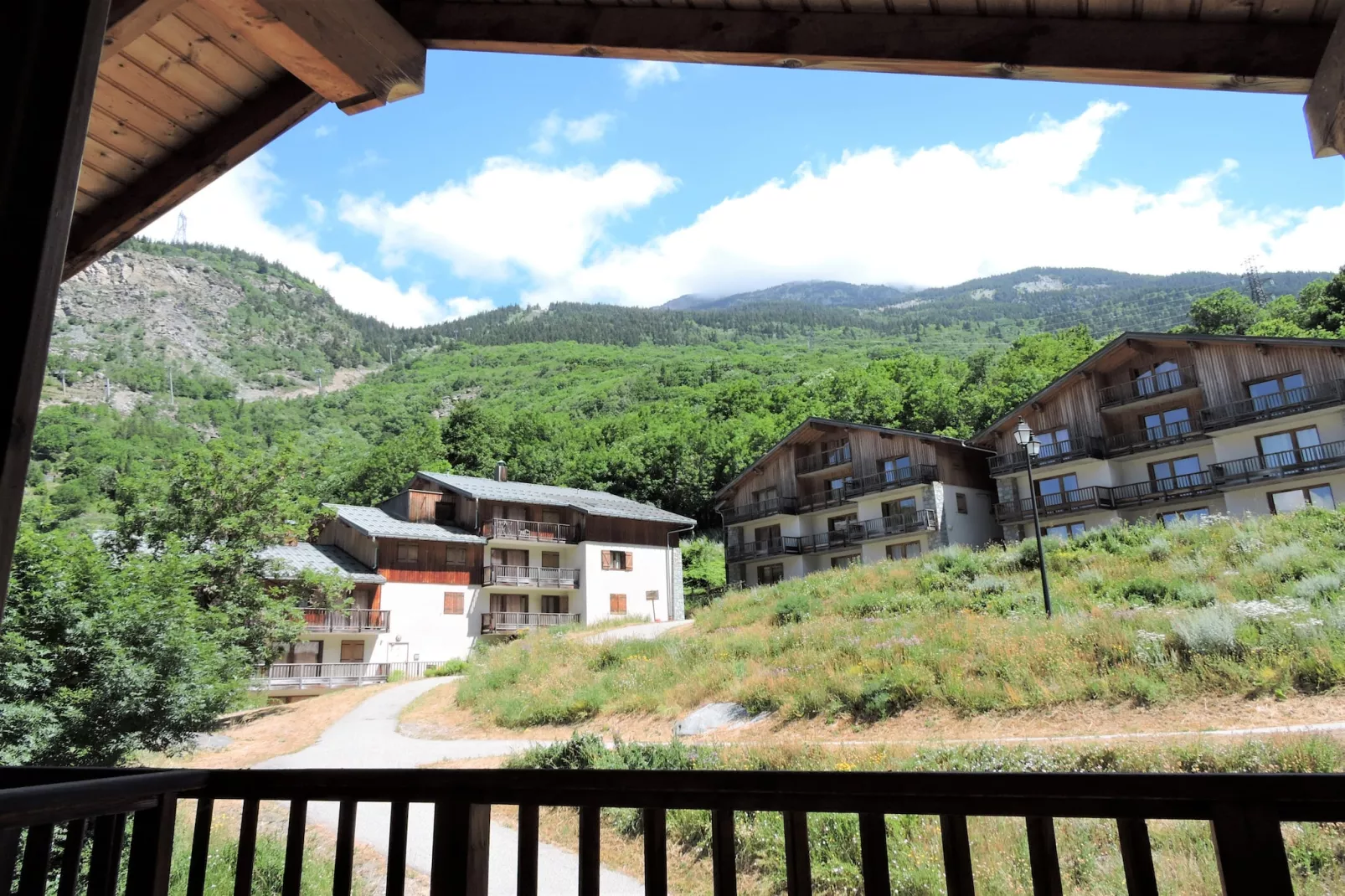 Hameau 1 303 - SPA & PISCINE appartement 6 pers-Terrasbalkon