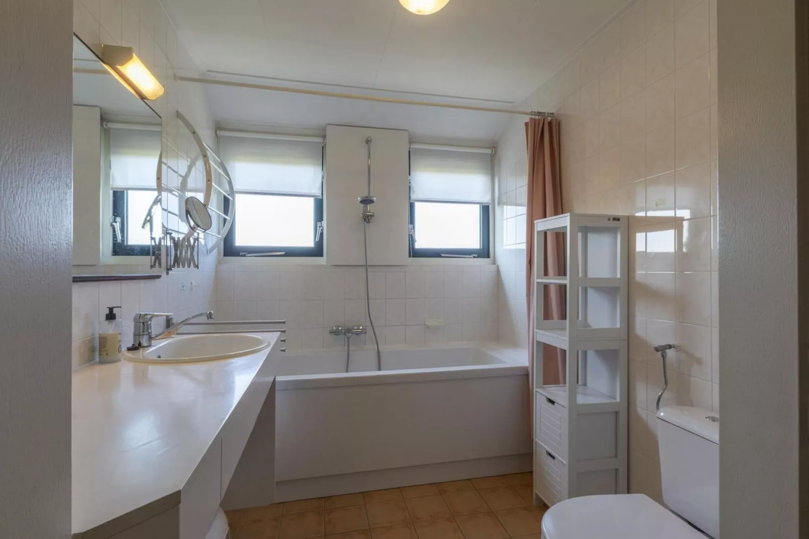 Duynopgangh 47-Badkamer