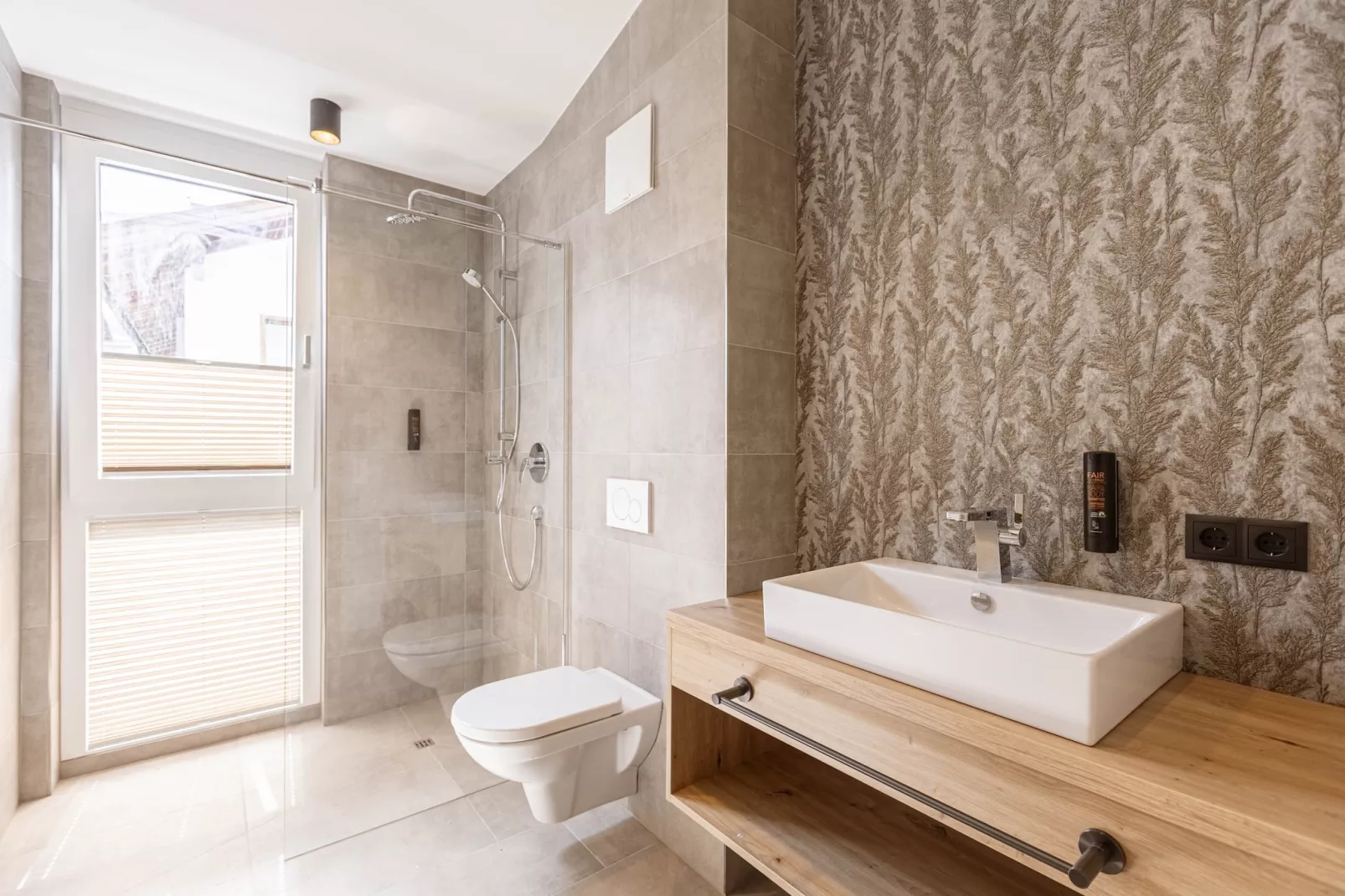 Zillertal Suites 8-Badkamer
