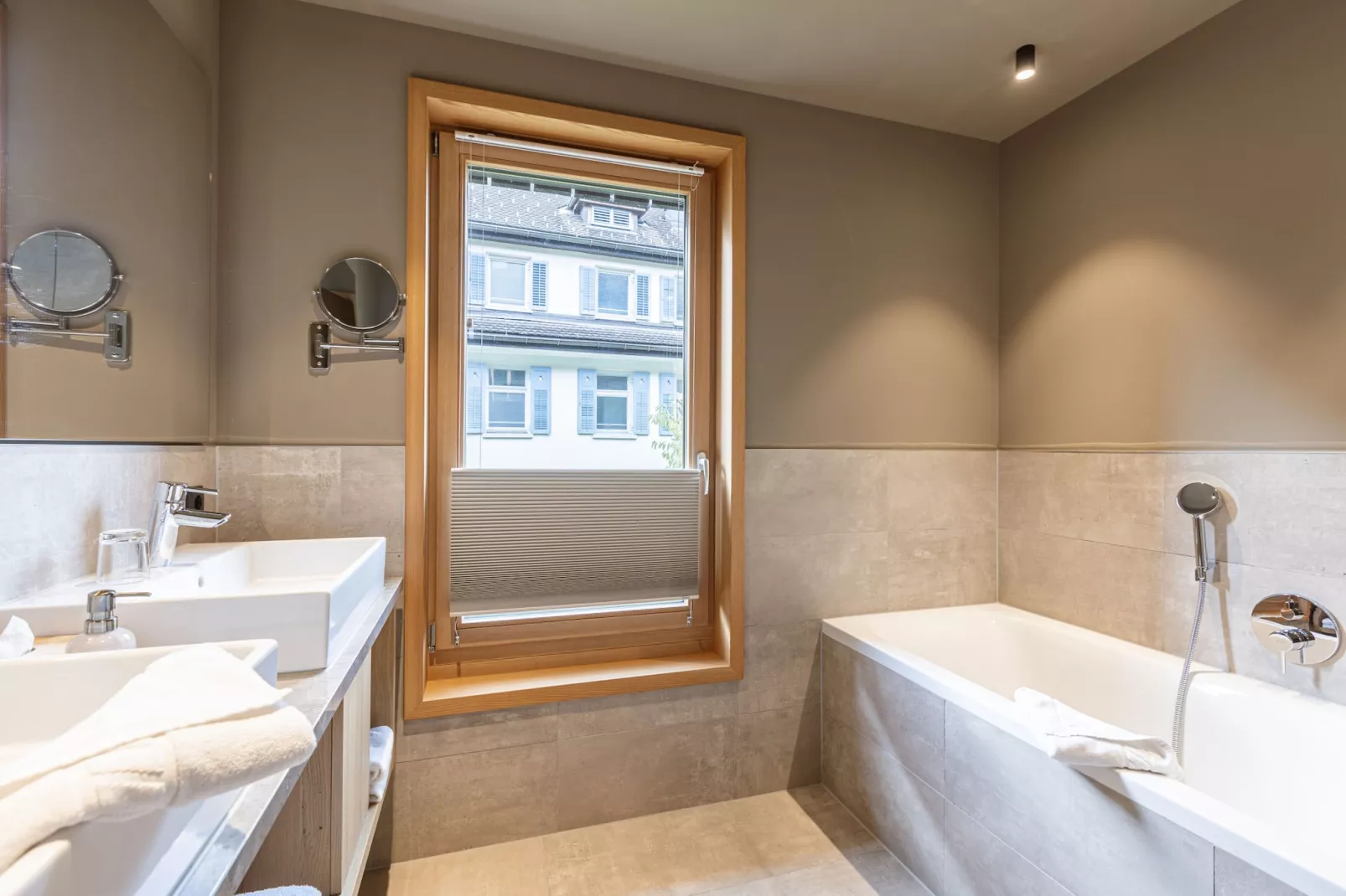 Montafon Suites Schruns 01-Badkamer