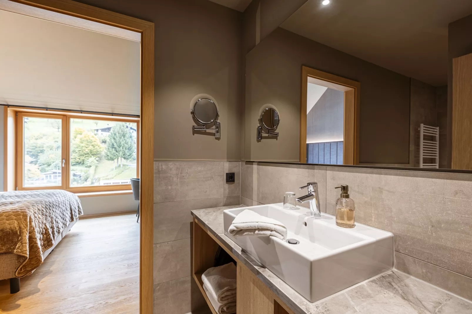 Montafon Suites Schruns 03-Badkamer