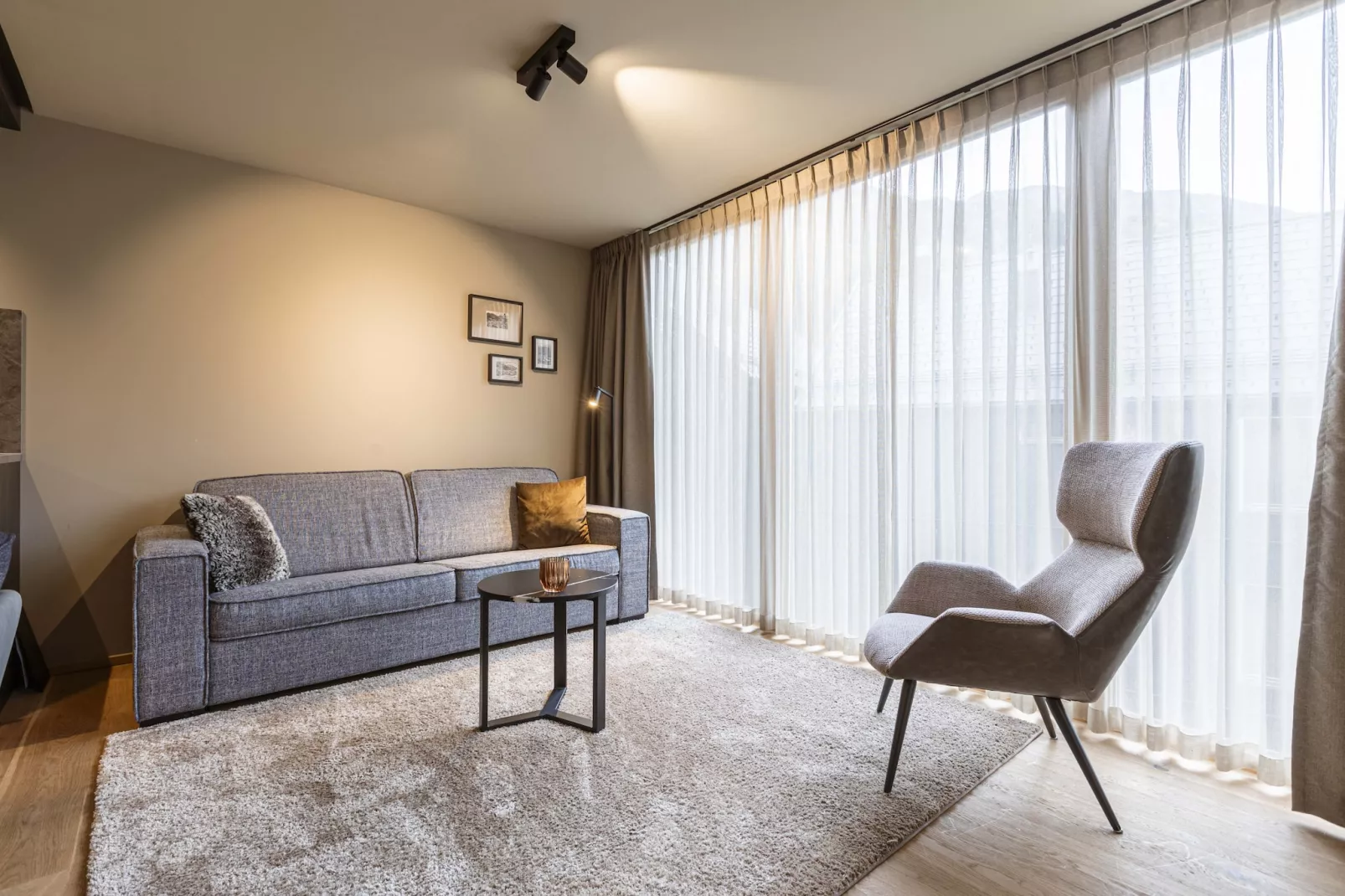 Montafon Suites Schruns 05-Woonkamer