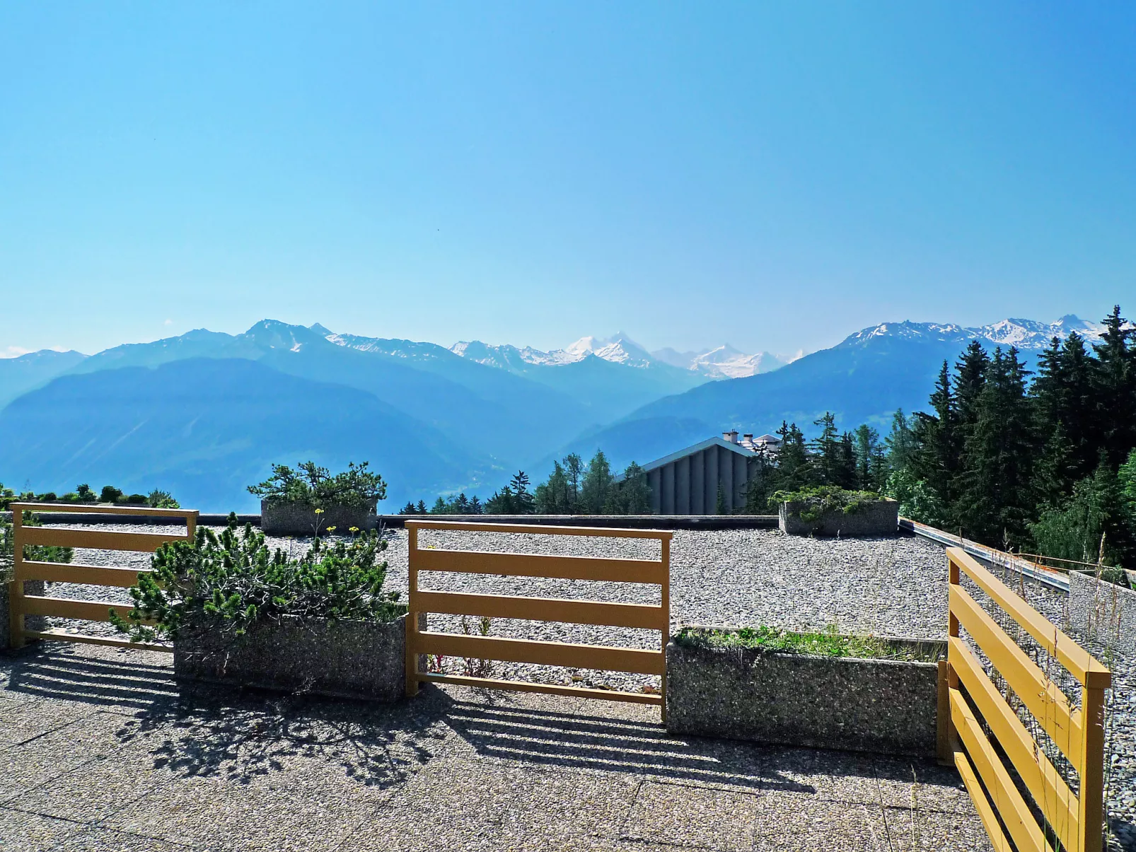 Terrasse Des Alpes 2005-Buiten