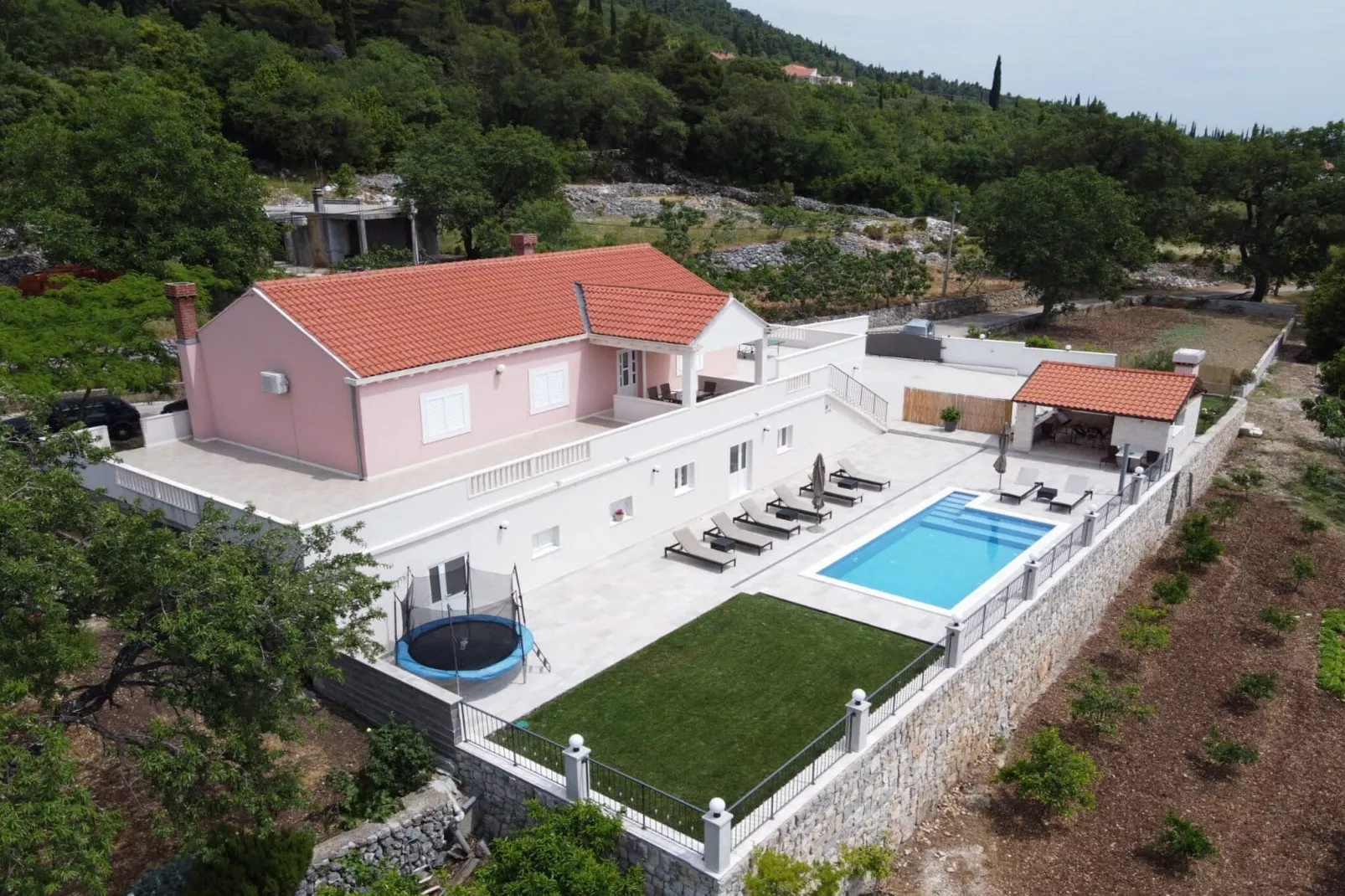 Villa Dragić- Four Bedroom Villa with Swimming Pool, Terrace and Sea View