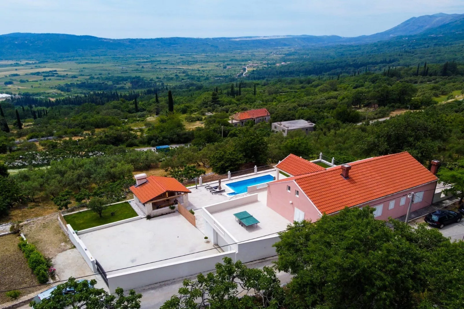 Villa Dragić- Four Bedroom Villa with Swimming Pool, Terrace and Sea View