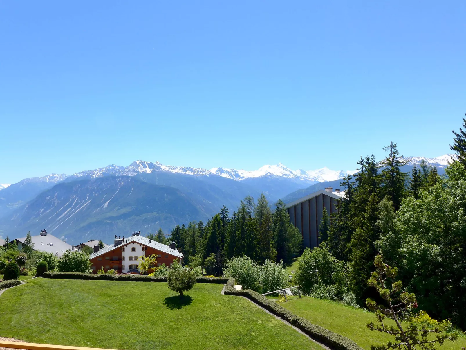 Terrasse des Alpes-Buiten