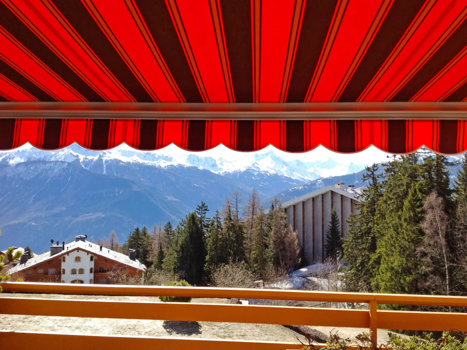 Terrasse des Alpes-Buiten