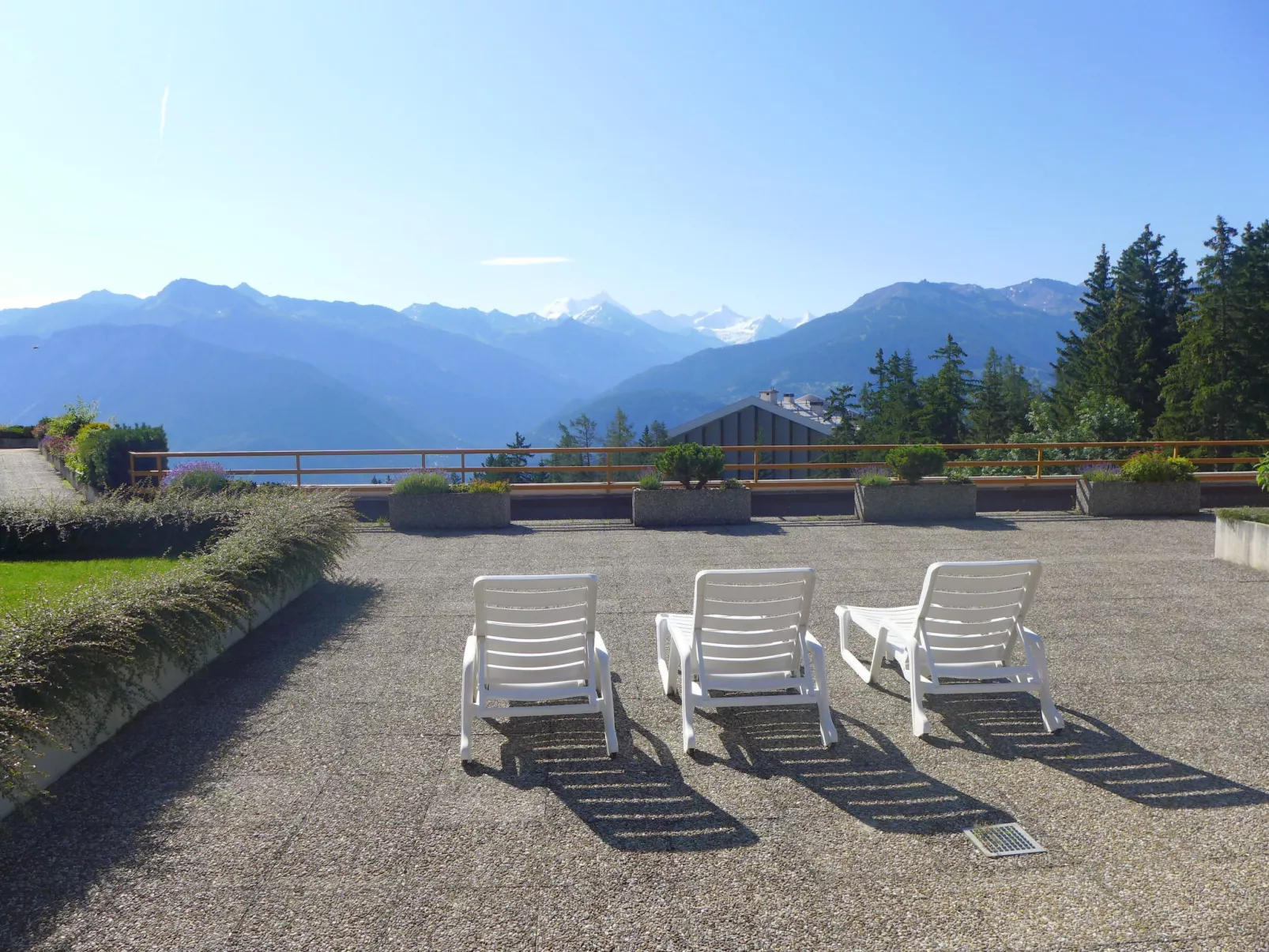 Terrasse des Alpes-Buiten