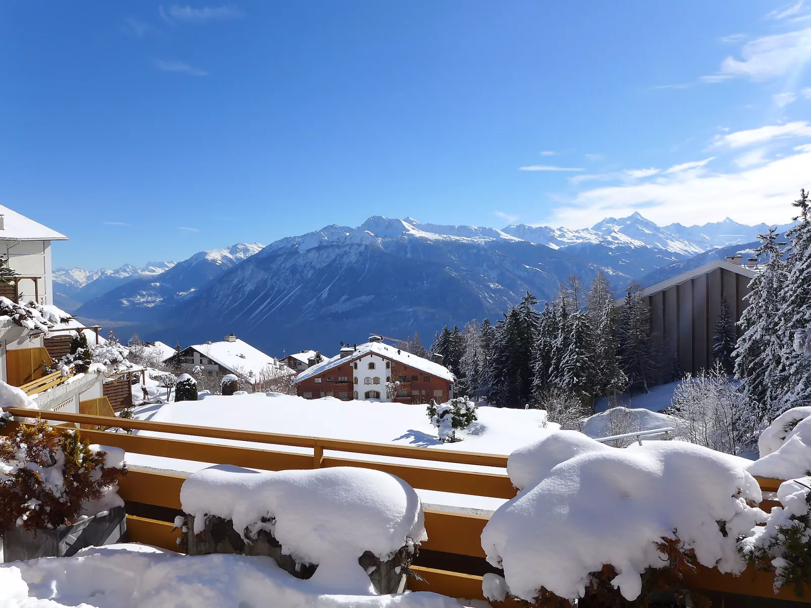 Terrasse des Alpes-Buiten