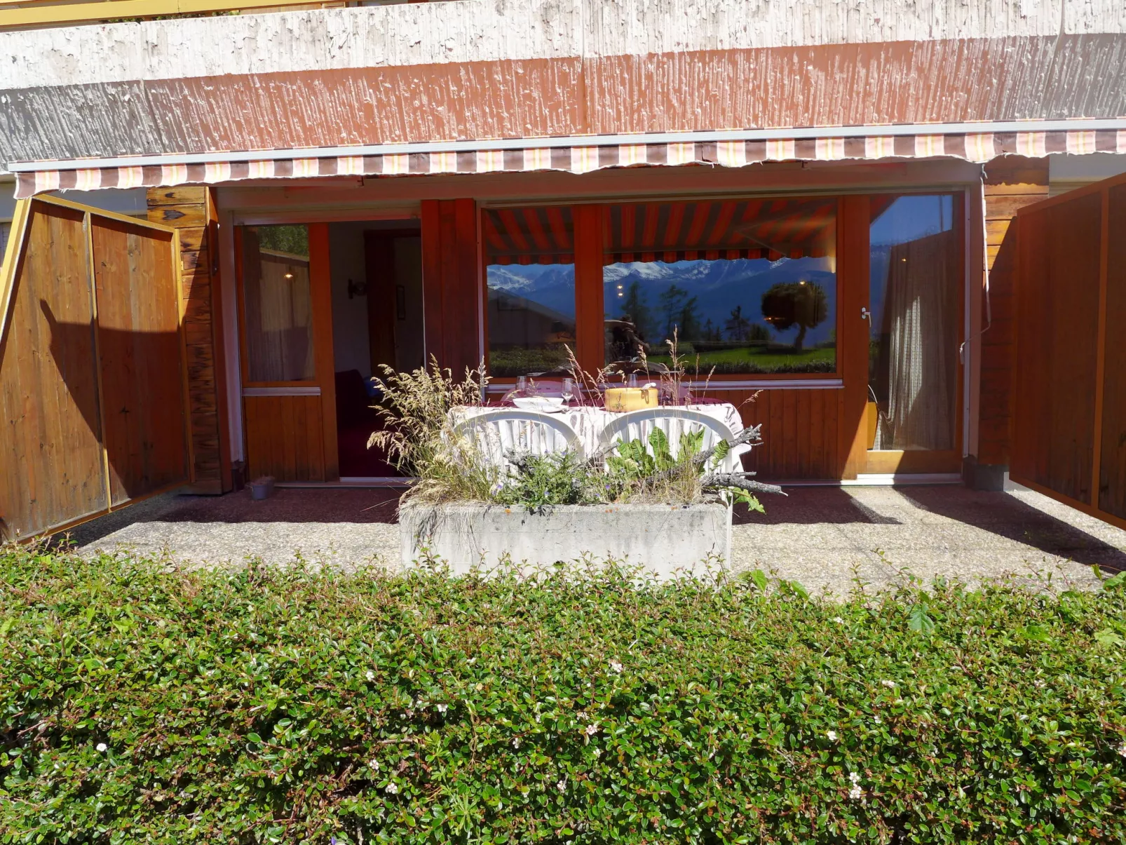 Terrasse Des Alpes 615-Buiten
