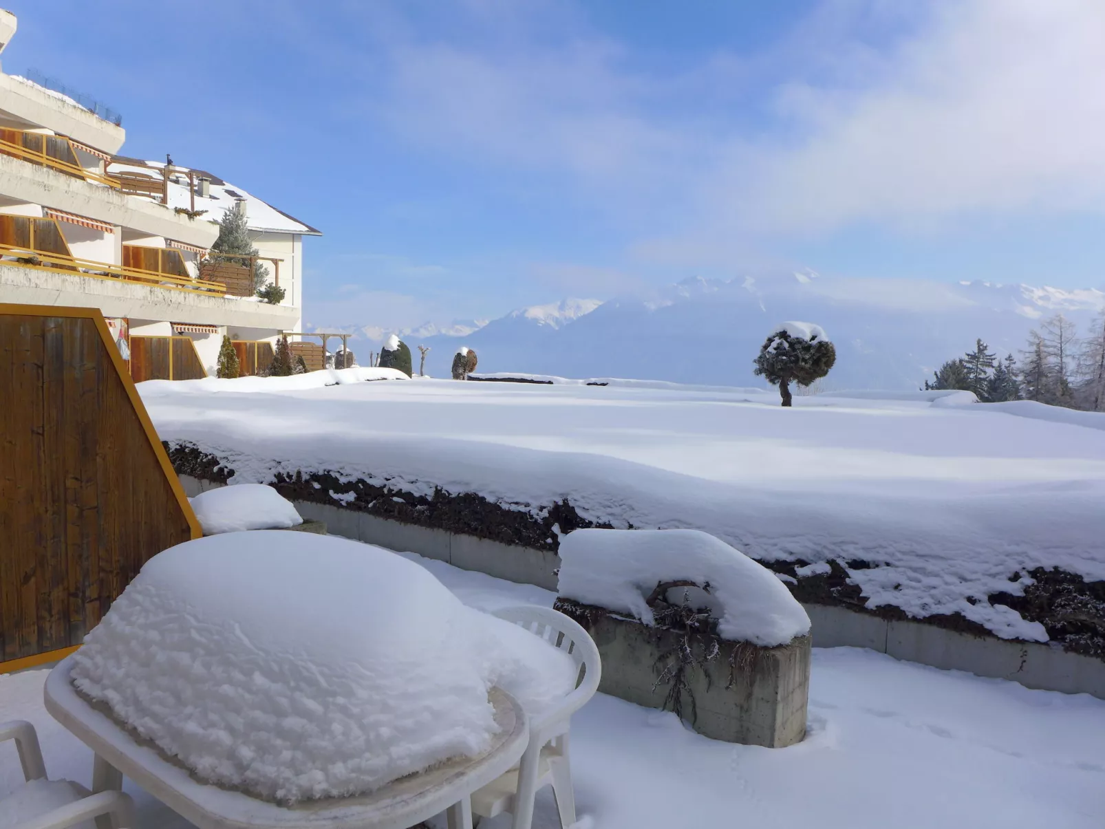 Terrasse Des Alpes 615-Buiten