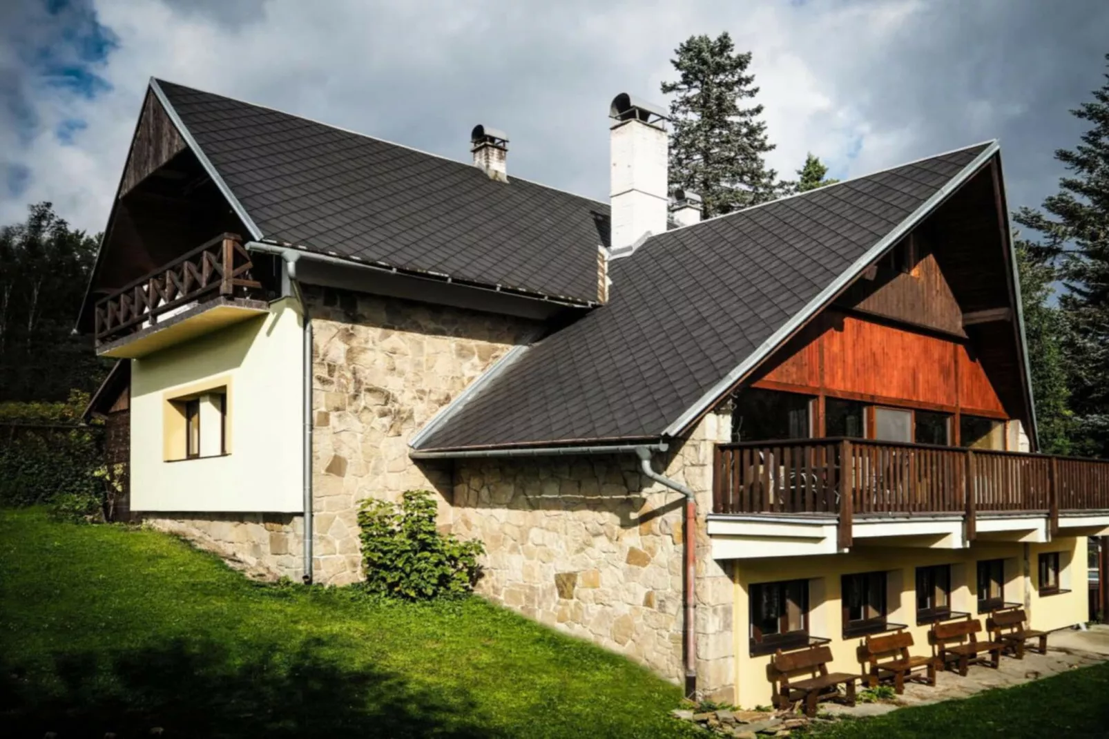 Villa-Buitenkant zomer