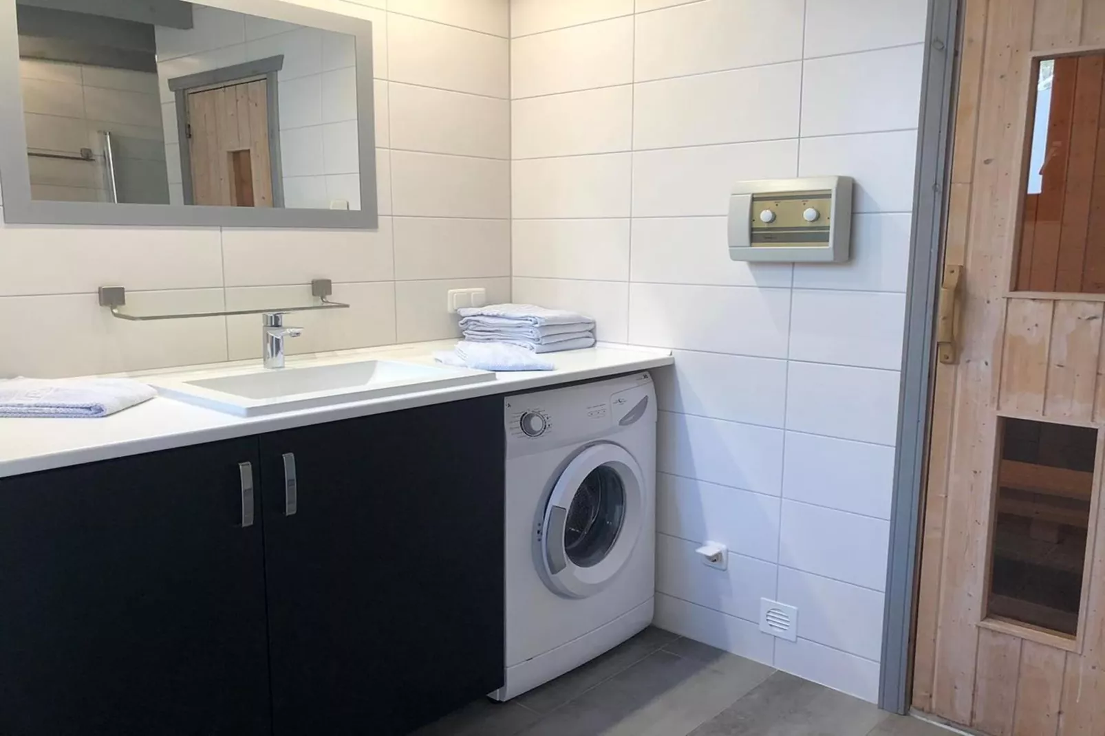 FH Wildgans Comfort mit Sauna & Kaminofen 81 qm 84-Badkamer