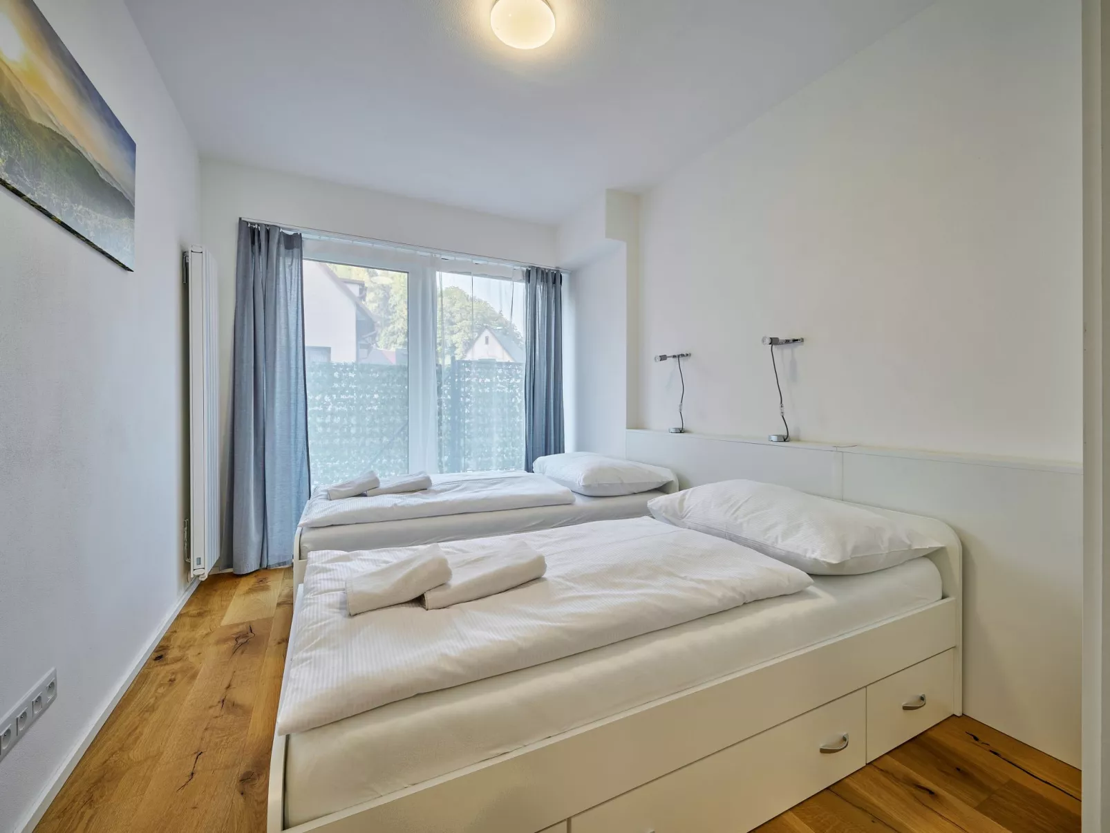 Trendy Mountain Terrace Retreat-Binnen