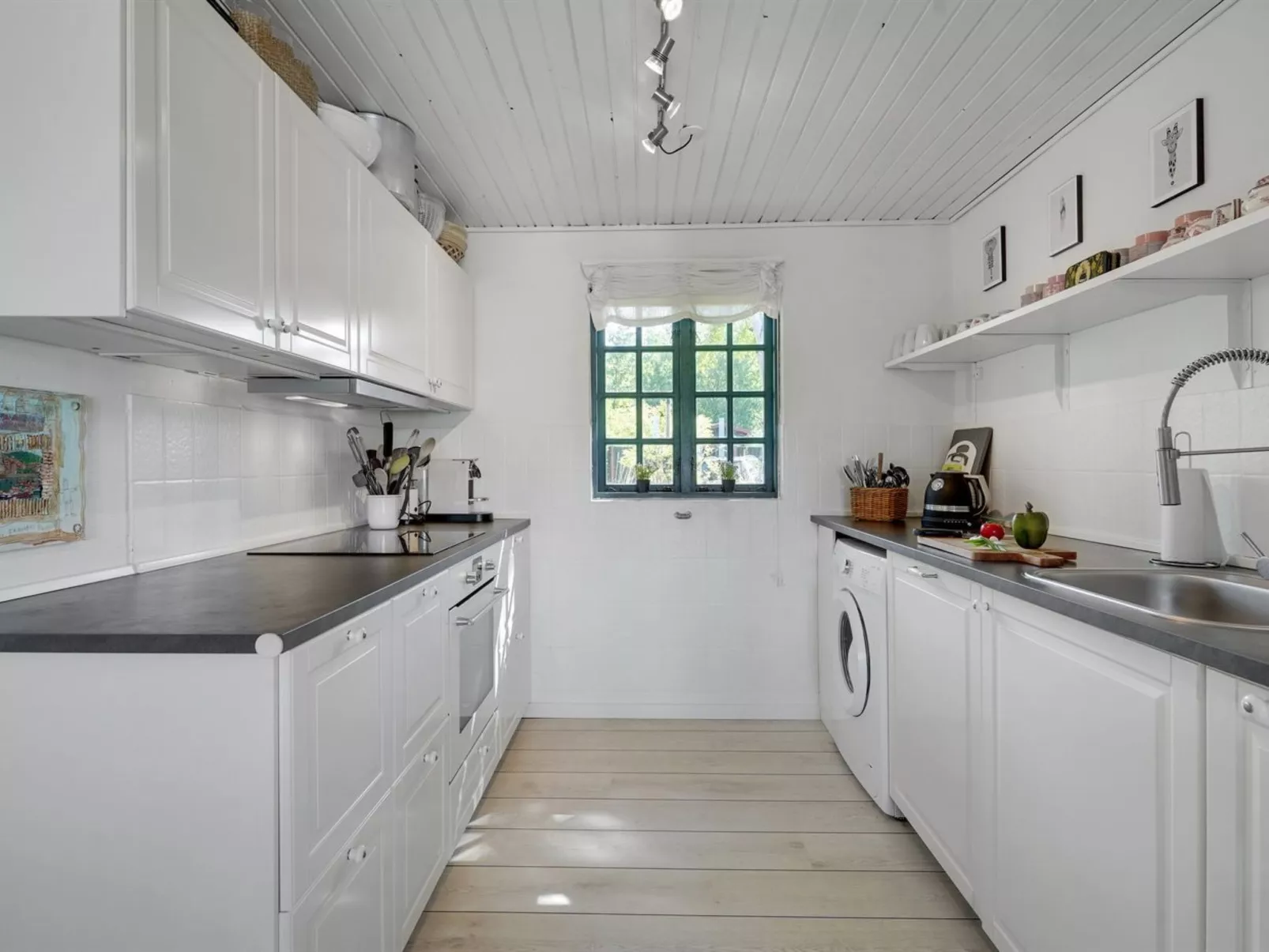 "Enrathi" - 600m from the sea-Binnen
