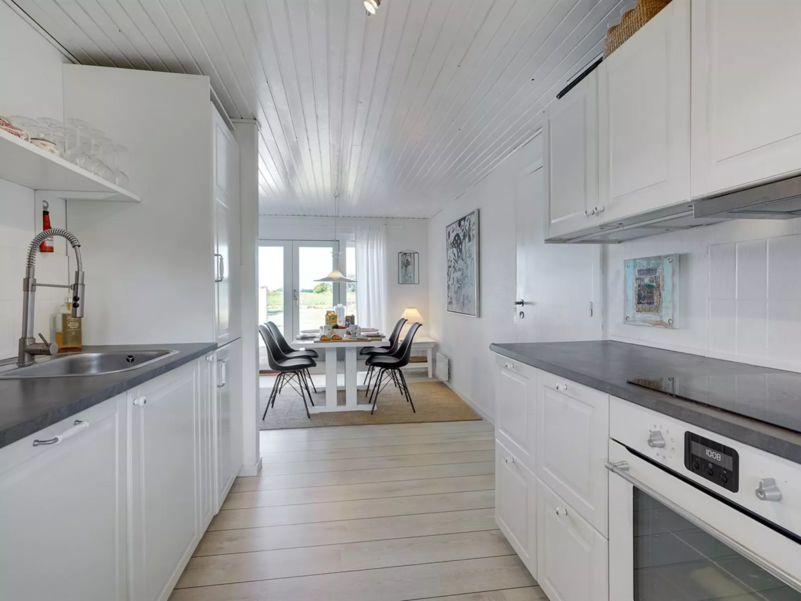 "Enrathi" - 600m from the sea-Binnen