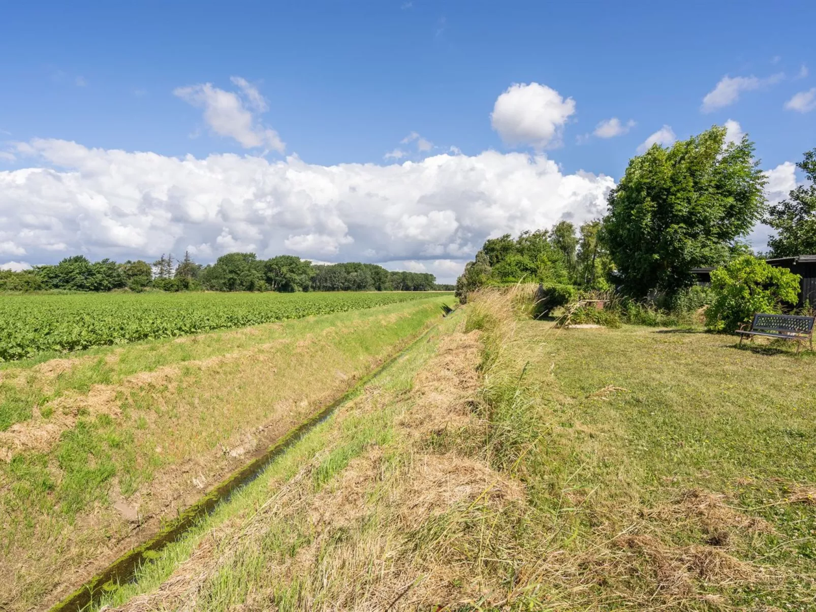 "Enrathi" - 600m from the sea-Buiten