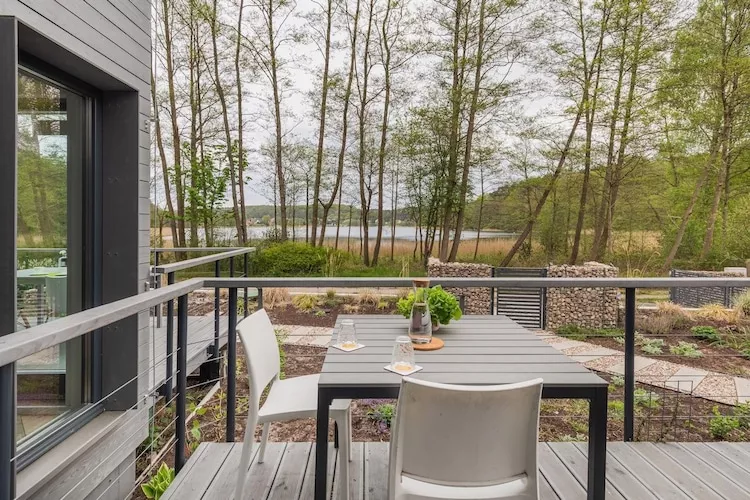 Domy wakacyjne dla 5 osób nad jeziorem Wisełka-Terrasbalkon