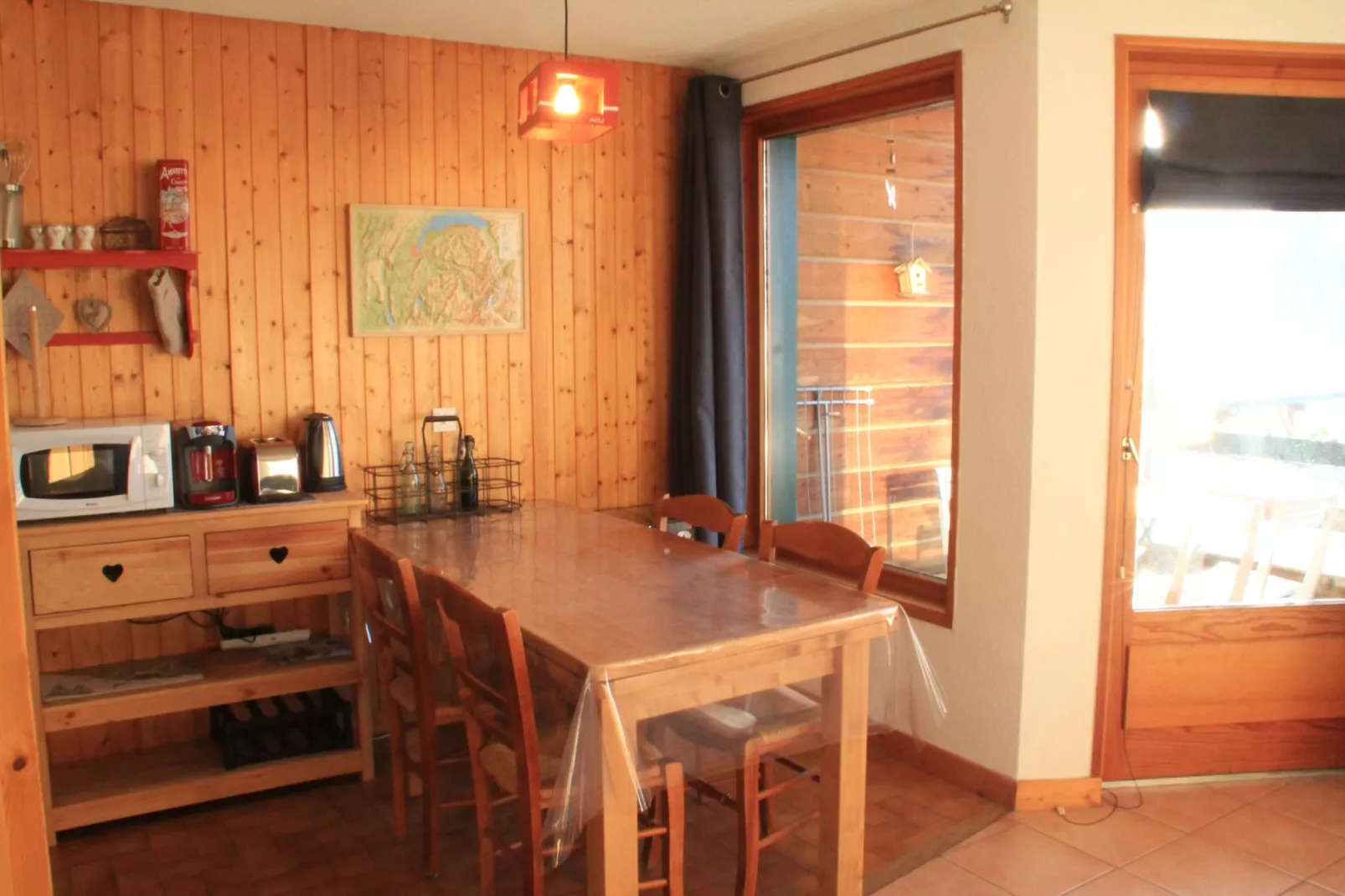 TARTIFLES TF11 NATURE & MOUNTAIN 4 Pers.-Woonkamer