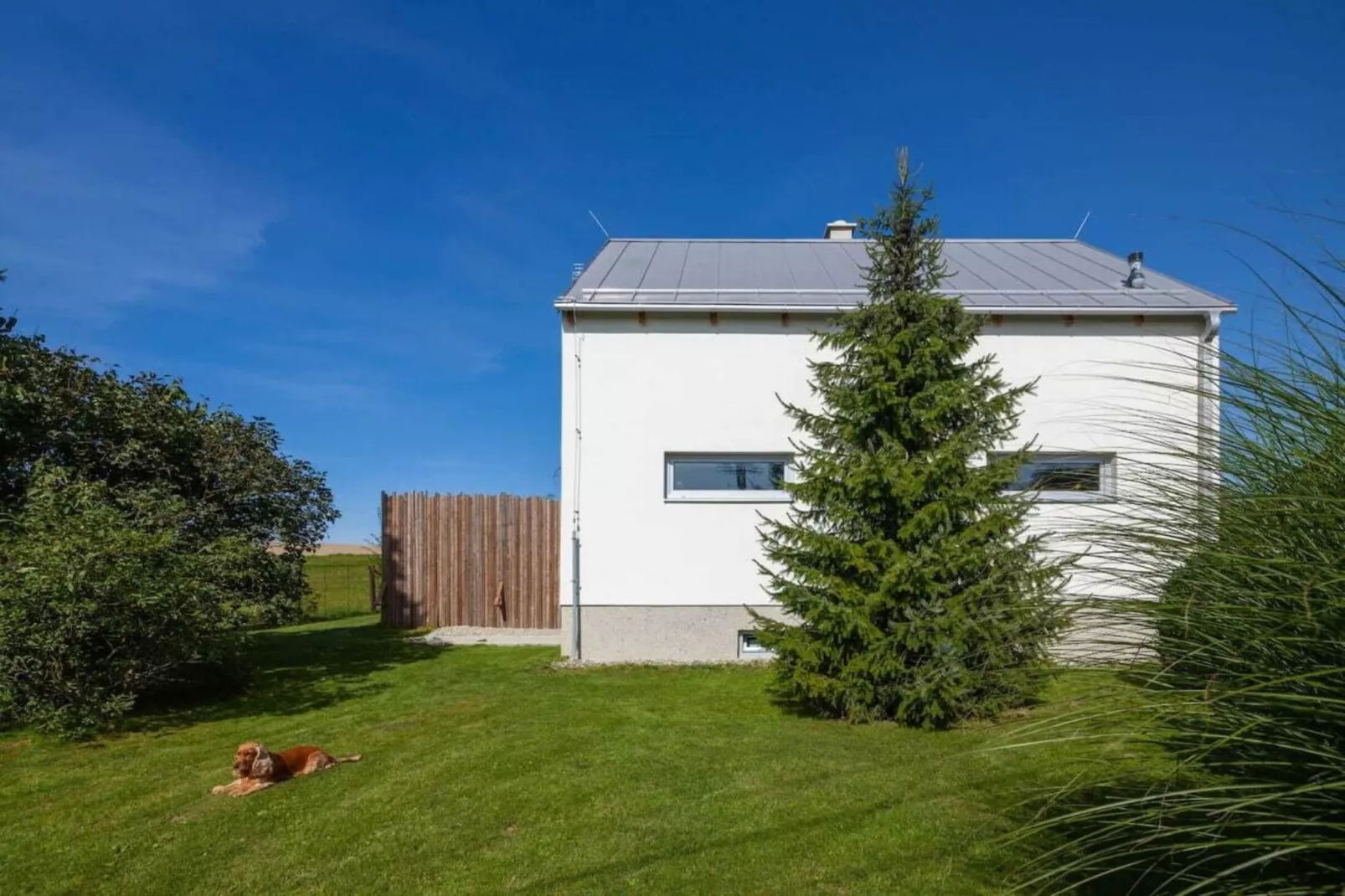 Villa-Buitenkant zomer