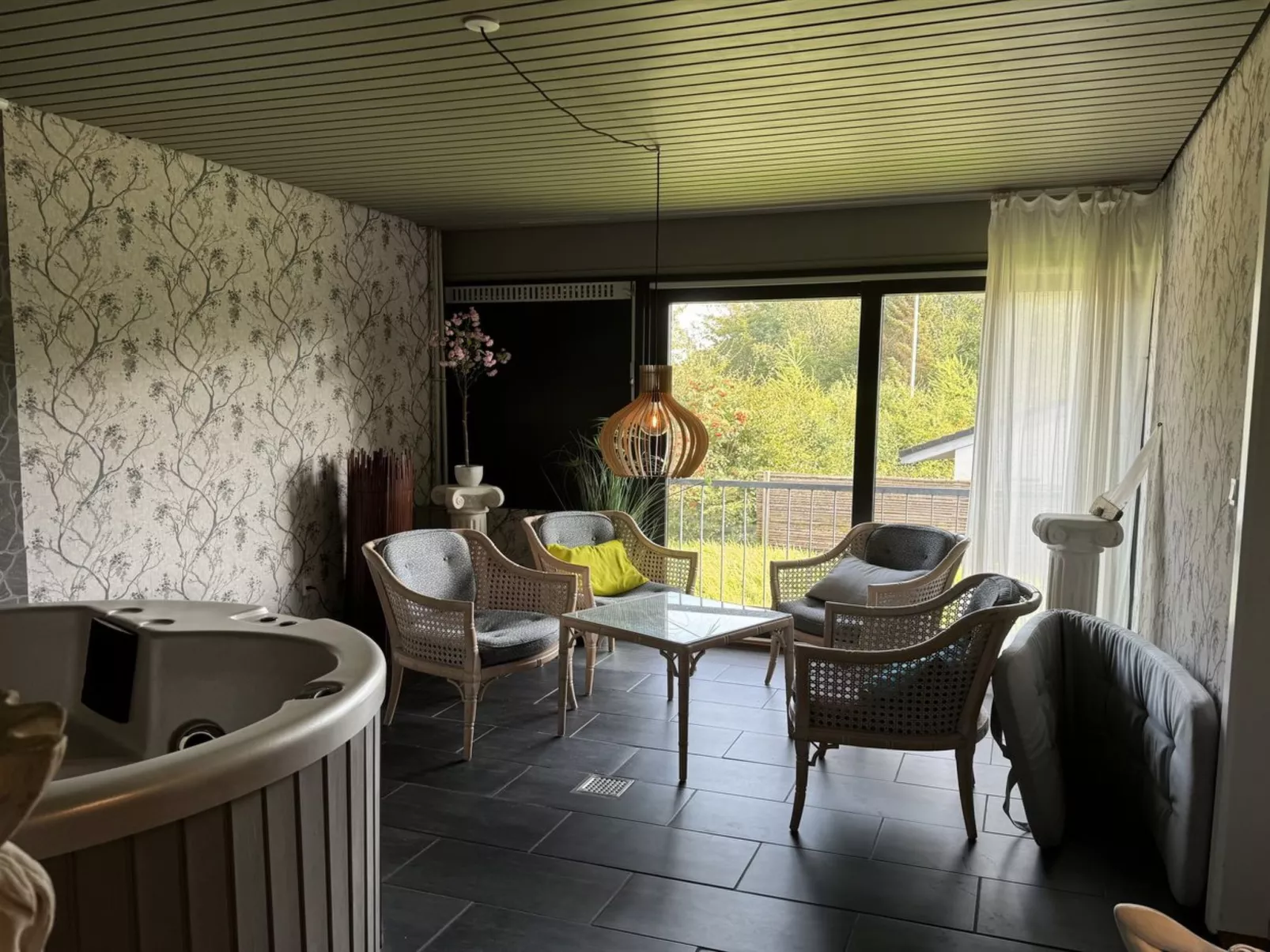 "Solvey" - 400m from the sea-Binnen
