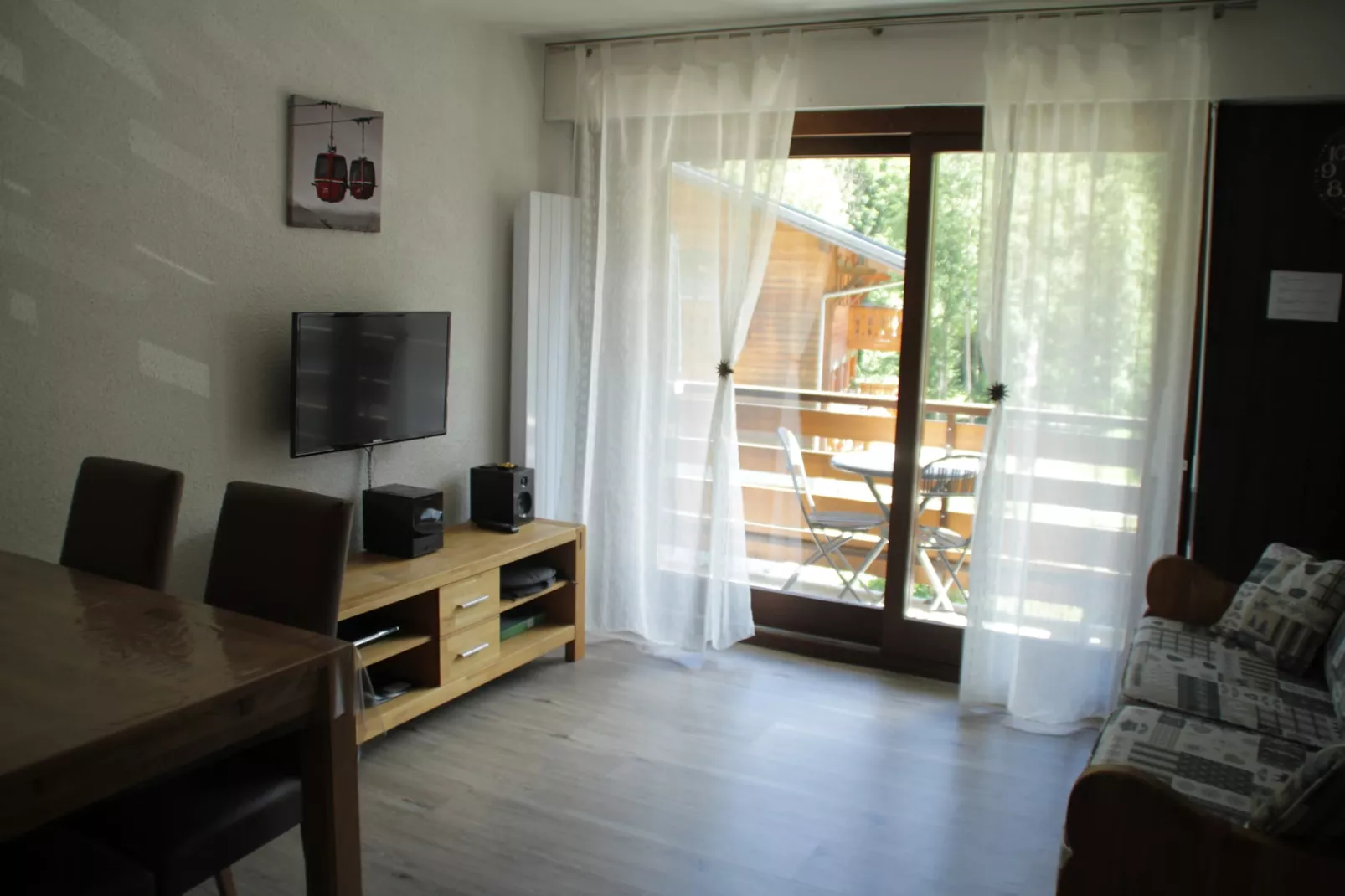 Portes Du Soleil PSB204 TELECABINE & MOUNTAIN 4 pe