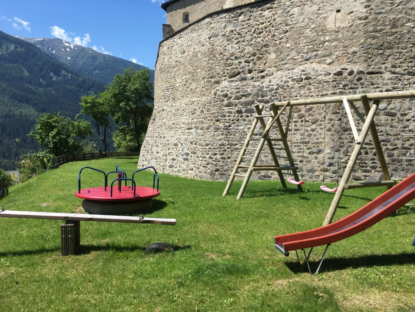 Burg Biedenegg, Pach-Buiten