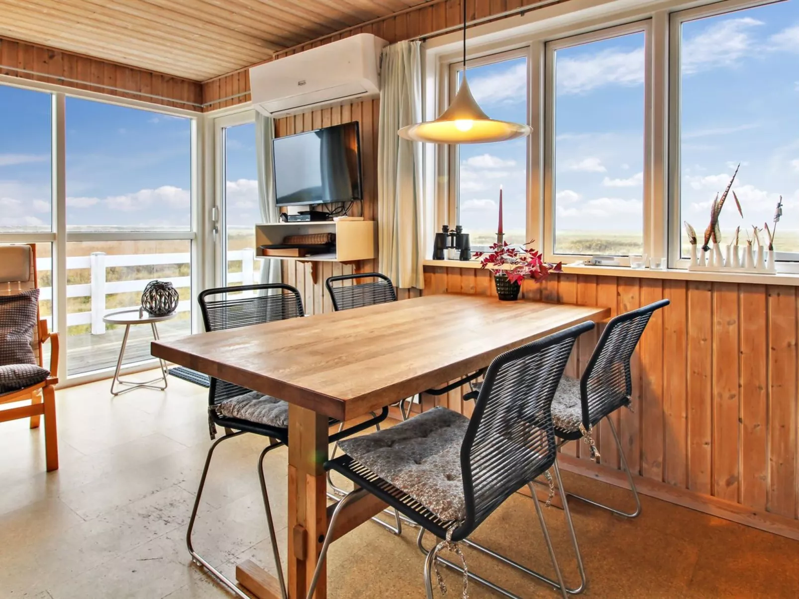 "Blomma" - 350m from the sea-Binnen