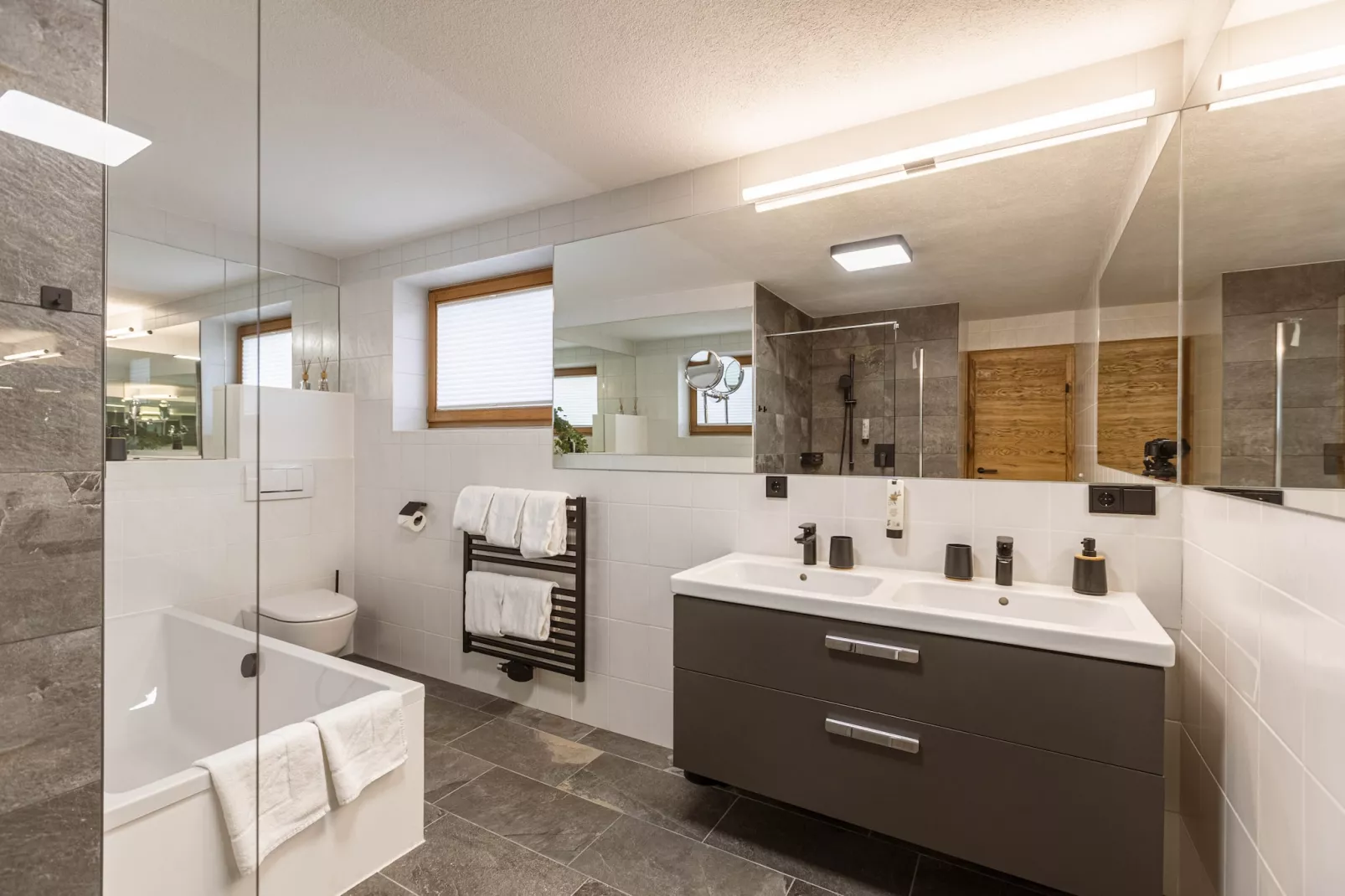 Zugspitz Suites Lermoos 6-Badkamer