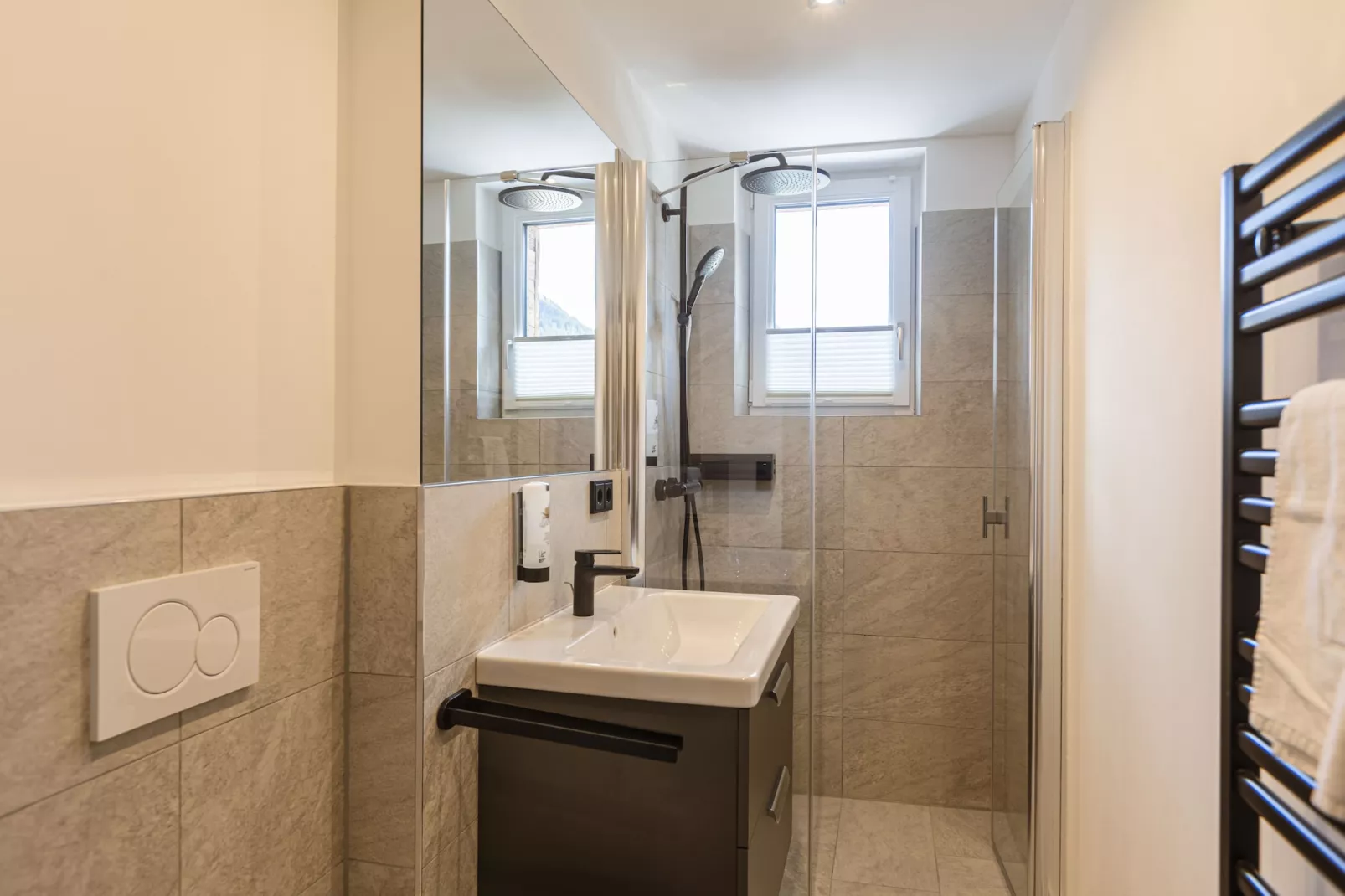 Zugspitz Suites Lermoos 9-Badkamer