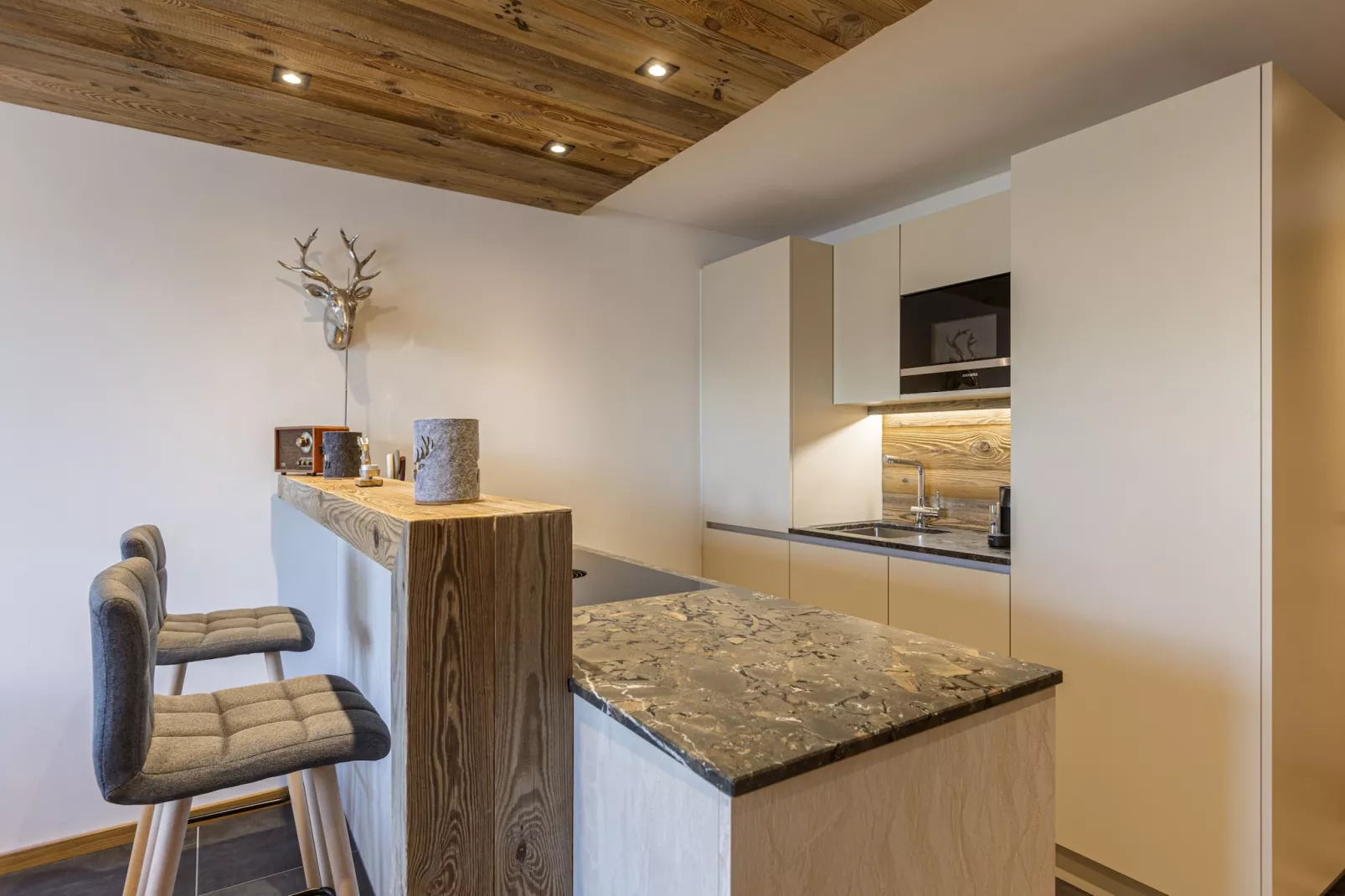 Zugspitz Suites Lermoos 8-Keuken