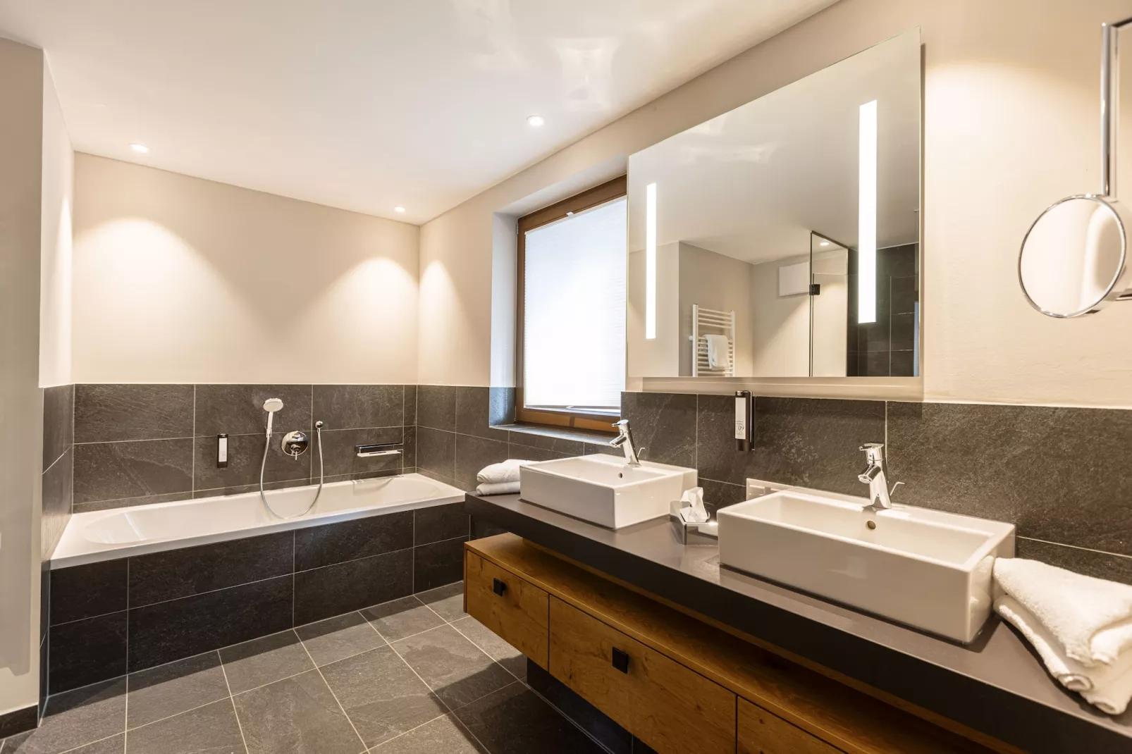 Bergresort Zugspitze Ehrwald 04-Badkamer