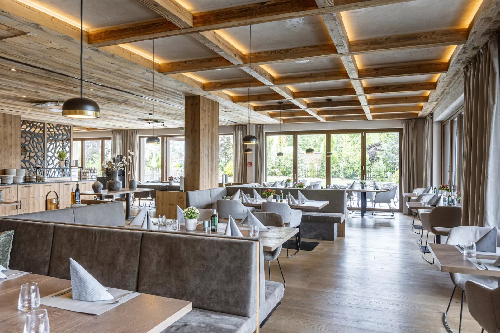 Bergresort Zugspitze Ehrwald 01-Eetkamer