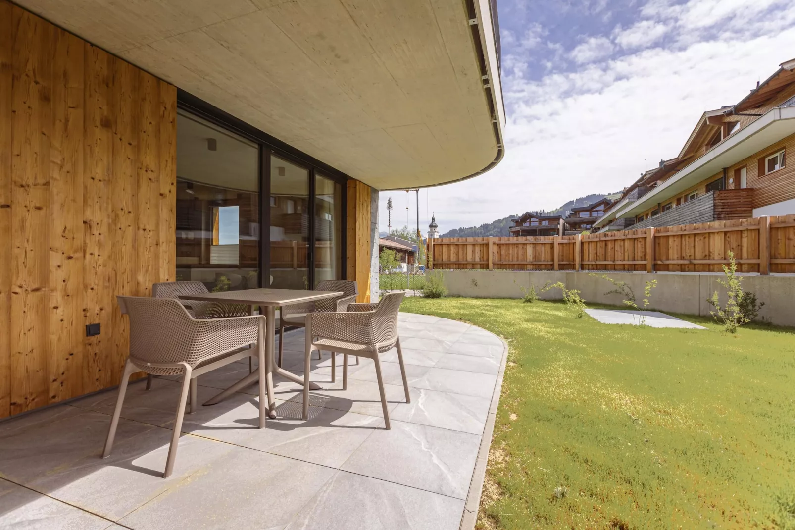 Kitzbühel Suites 2-Tuinen zomer