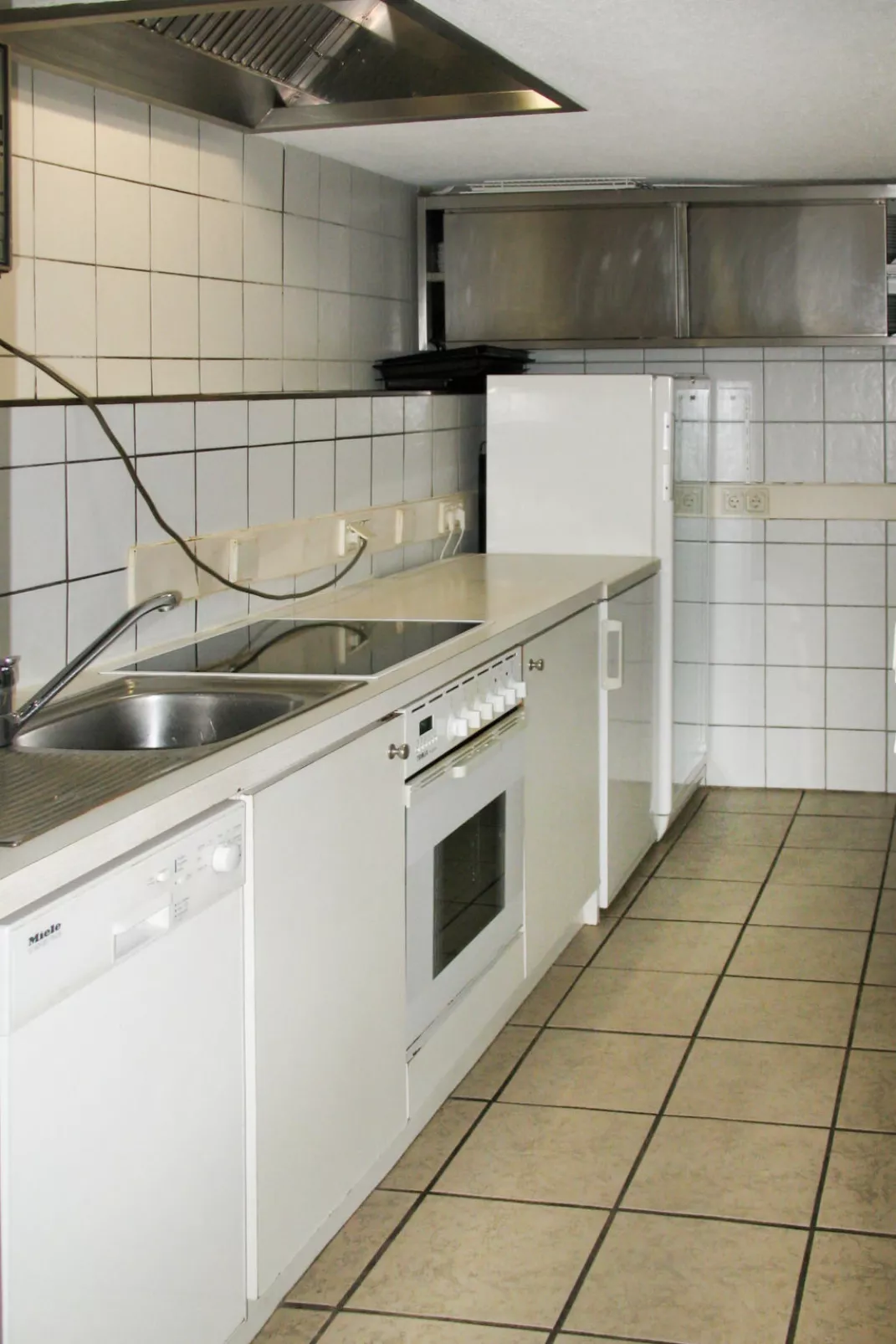 Burg Biedenegg mit Schlosscafé-Binnen