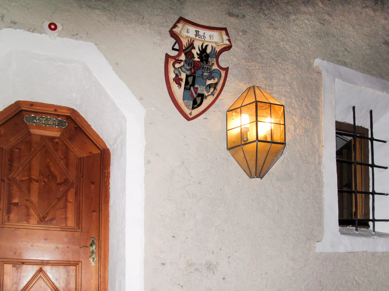 Burg Biedenegg mit Schlosscafé-Binnen