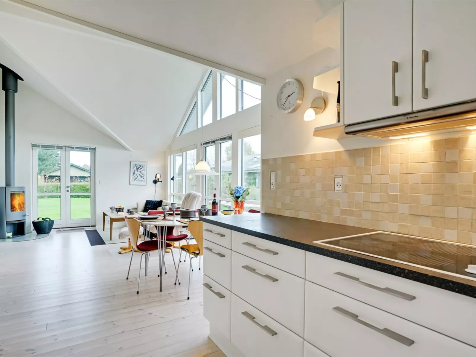 "Aura" - 100m from the sea-Binnen