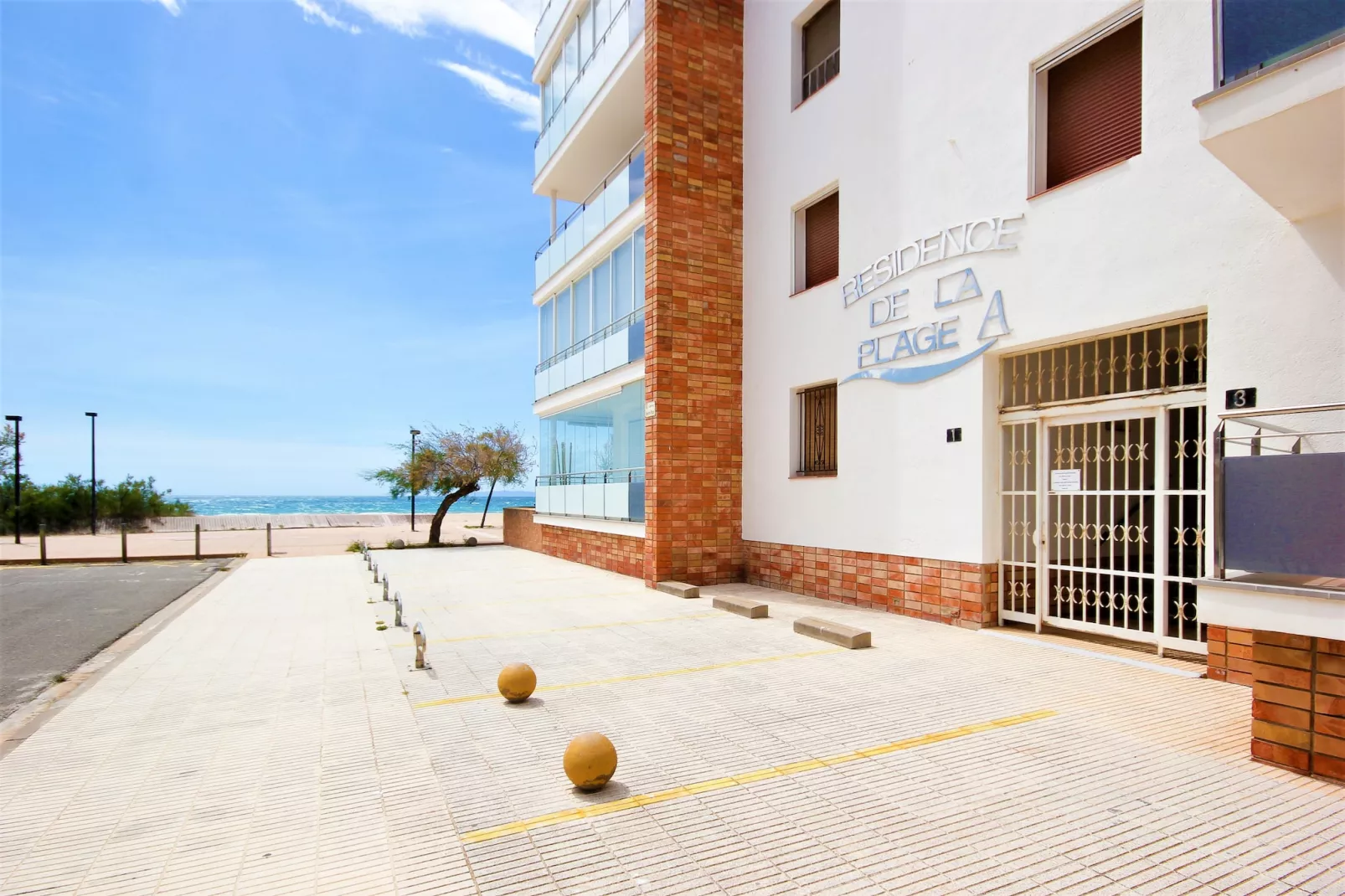 RESIDENCE DE LA PLAGE BJS 3 Roses