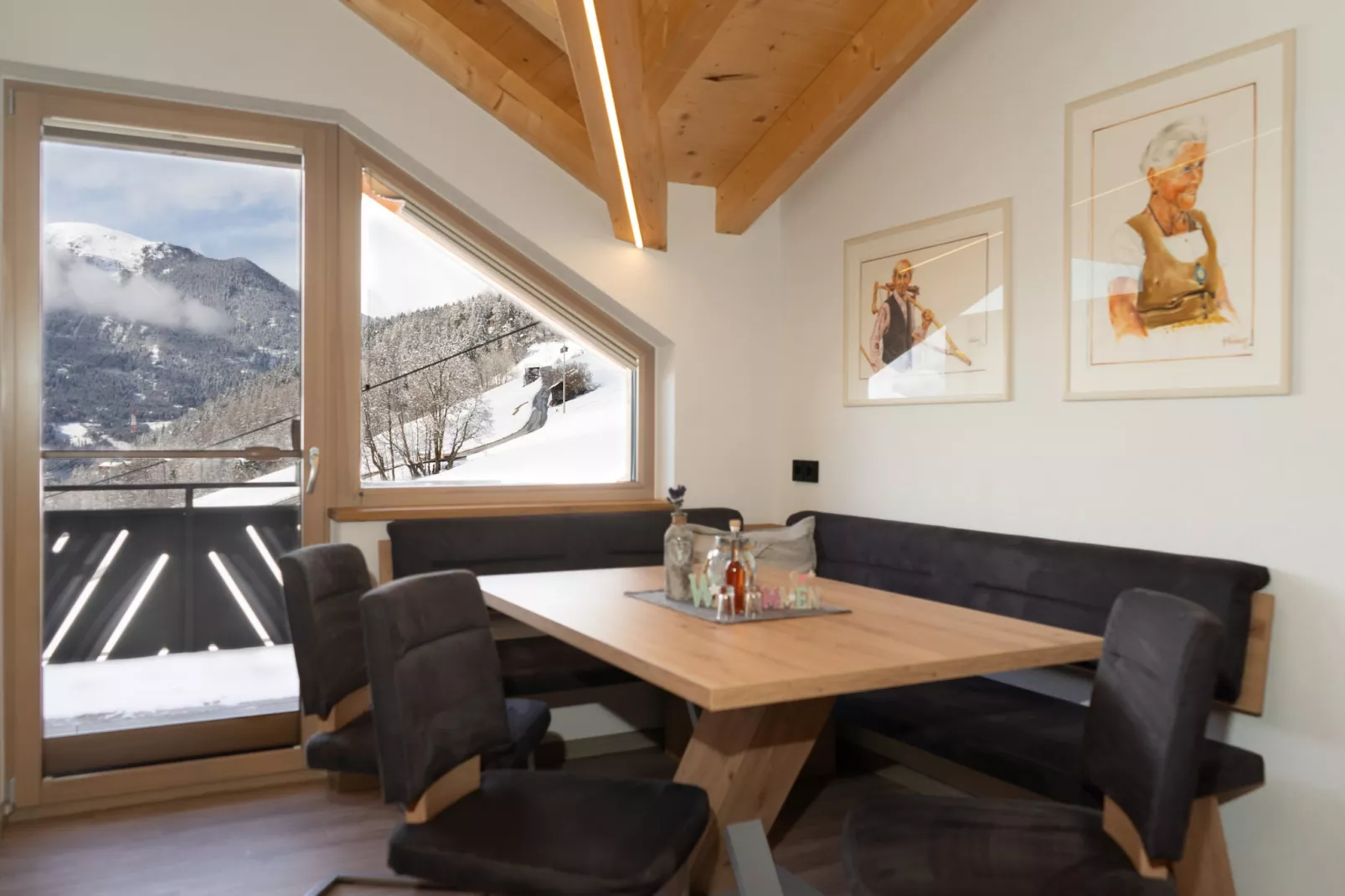 Panoramablick Kaunergrat-Eetkamer