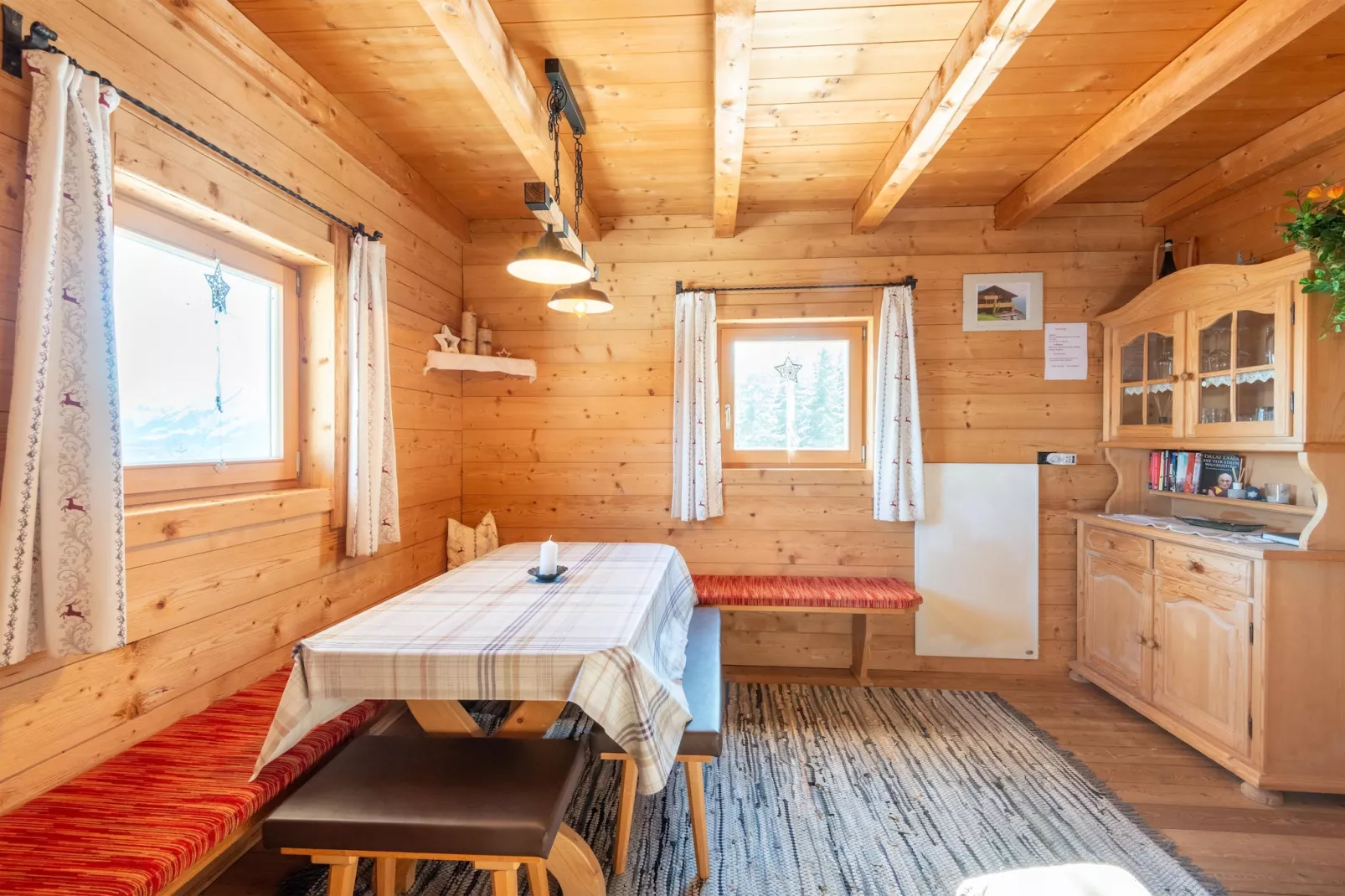 Almhütte Nase-Eetkamer