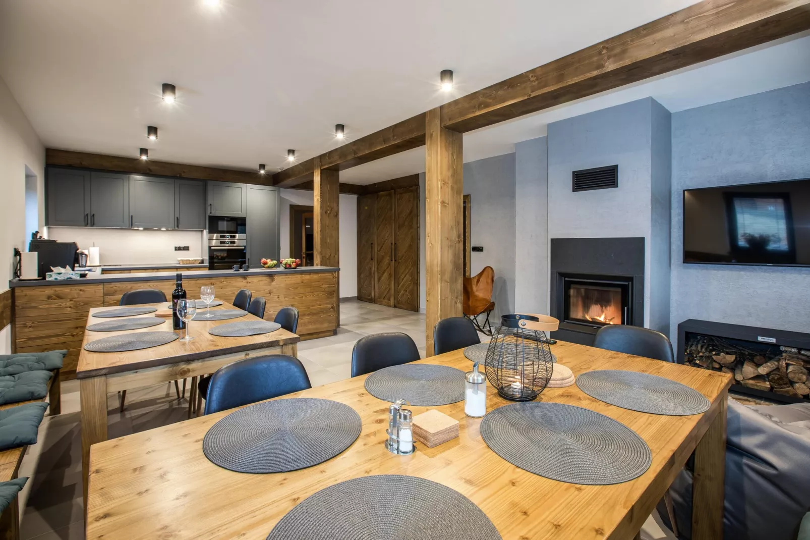 Mountain Chalet LBH027-Eetkamer