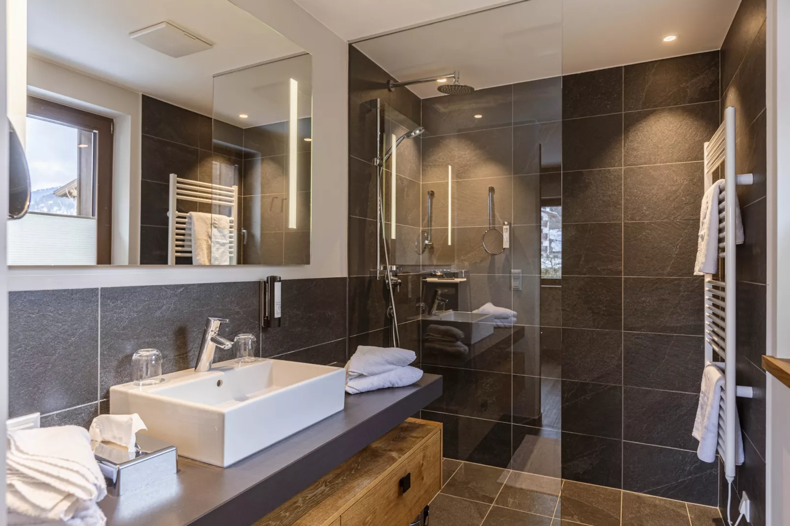 Bergresort Zugspitze Ehrwald 08-Badkamer